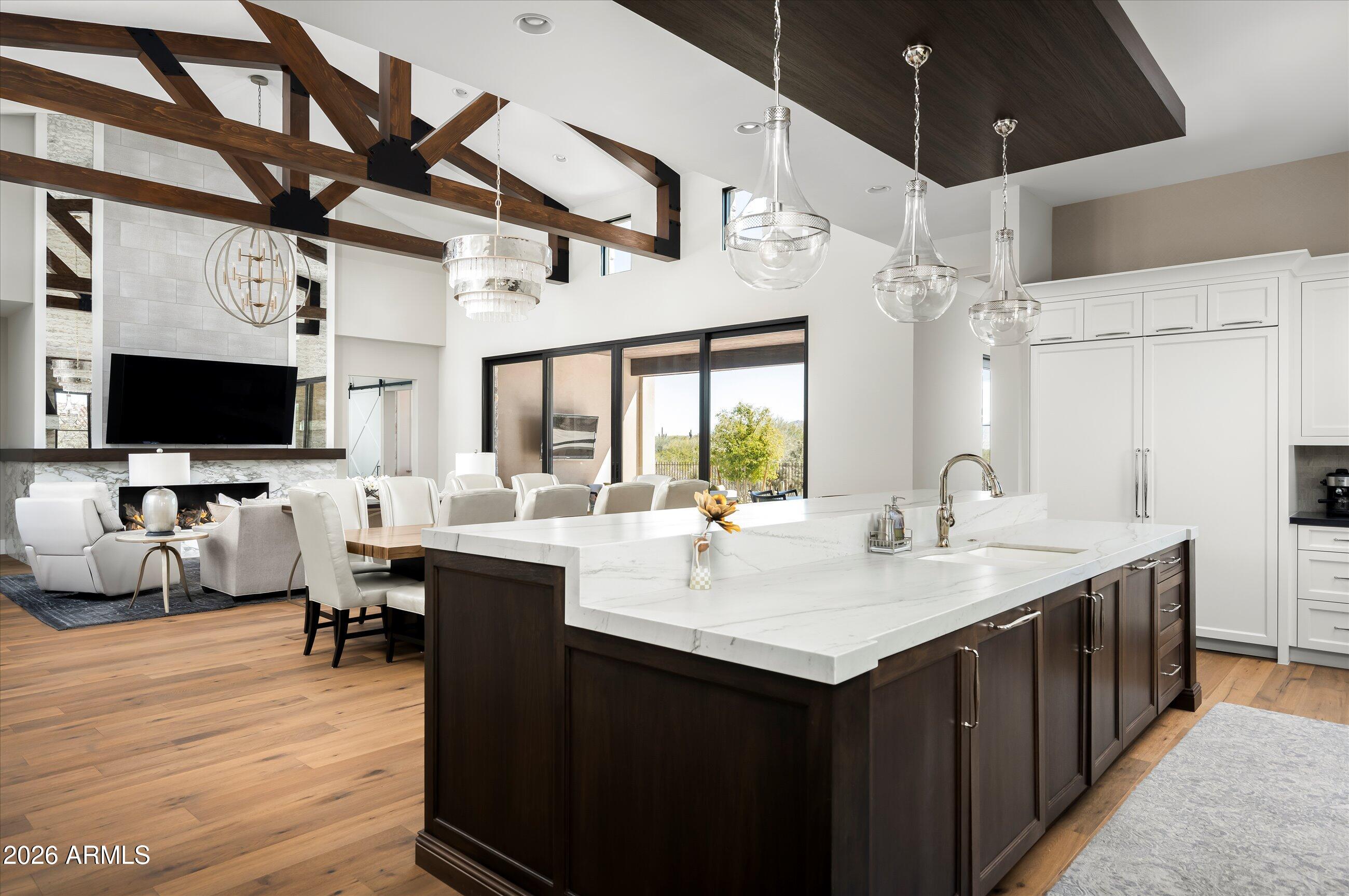 WHISPER ROCK - Residential