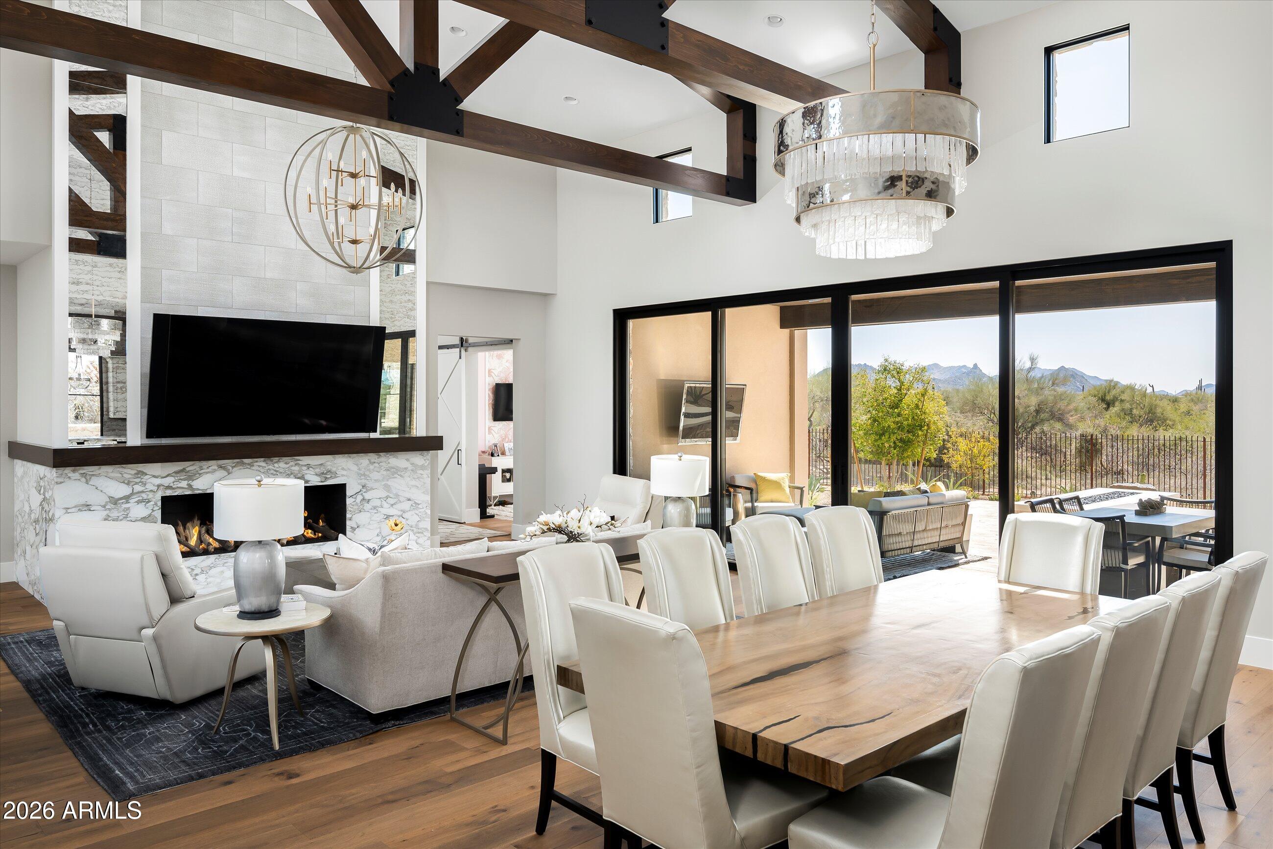 WHISPER ROCK - Residential