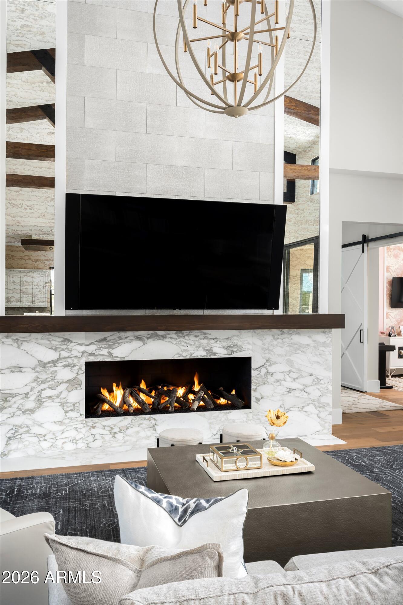 WHISPER ROCK - Residential