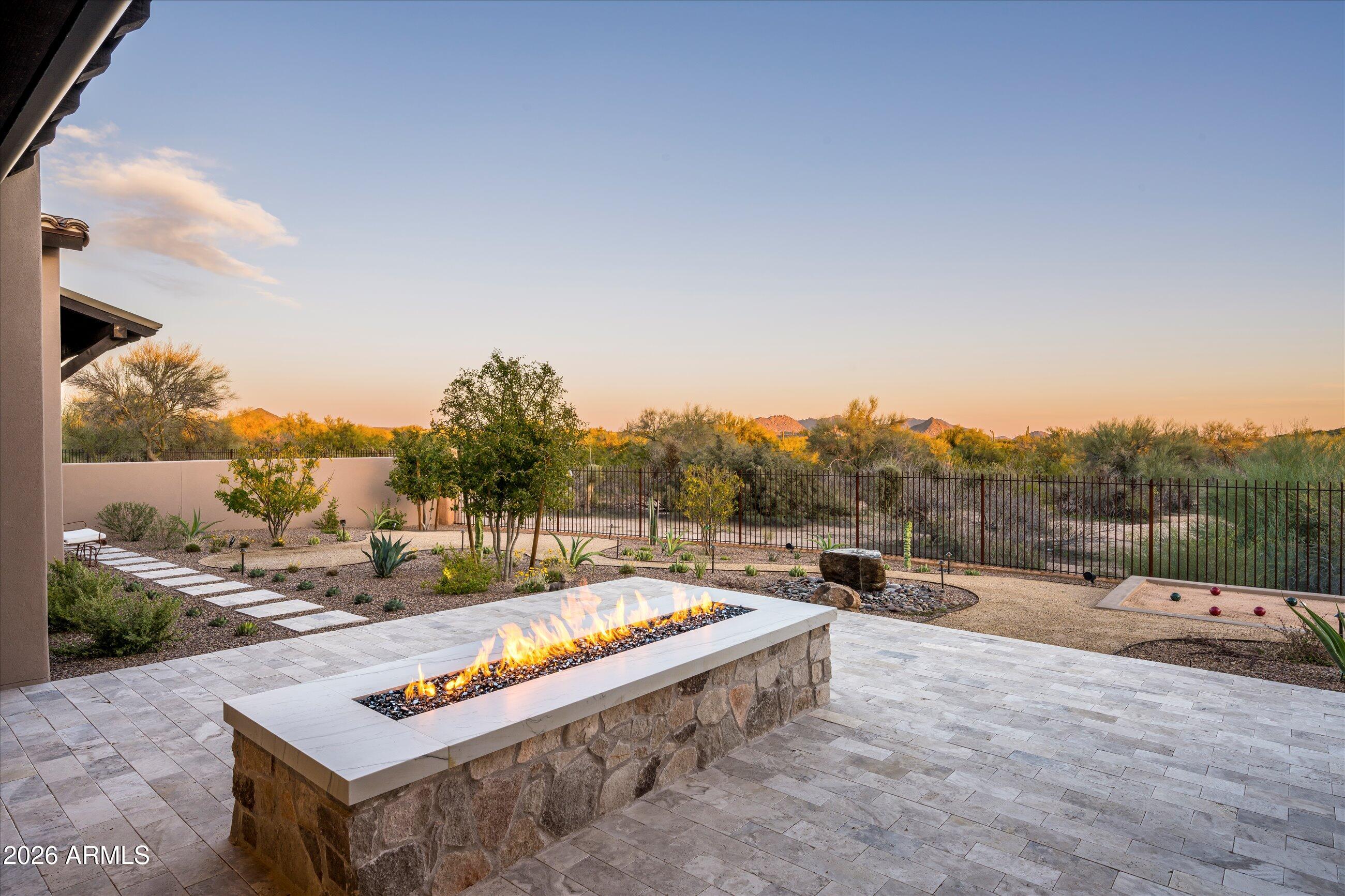 WHISPER ROCK - Residential