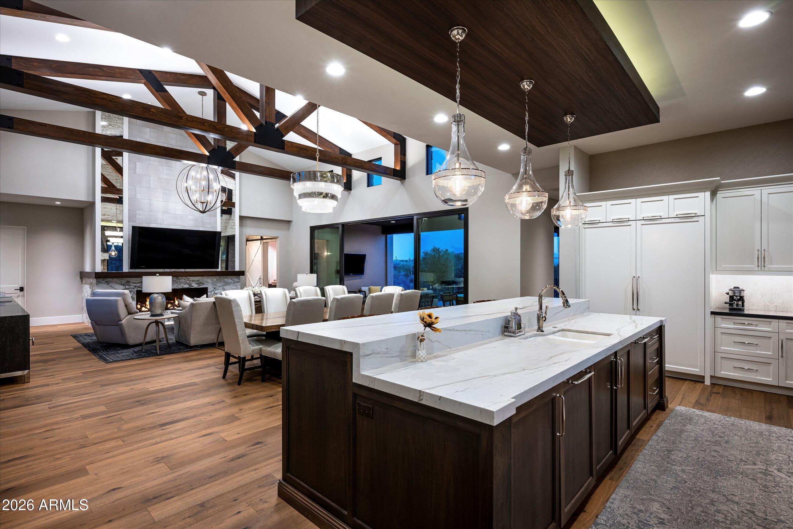 WHISPER ROCK - Residential
