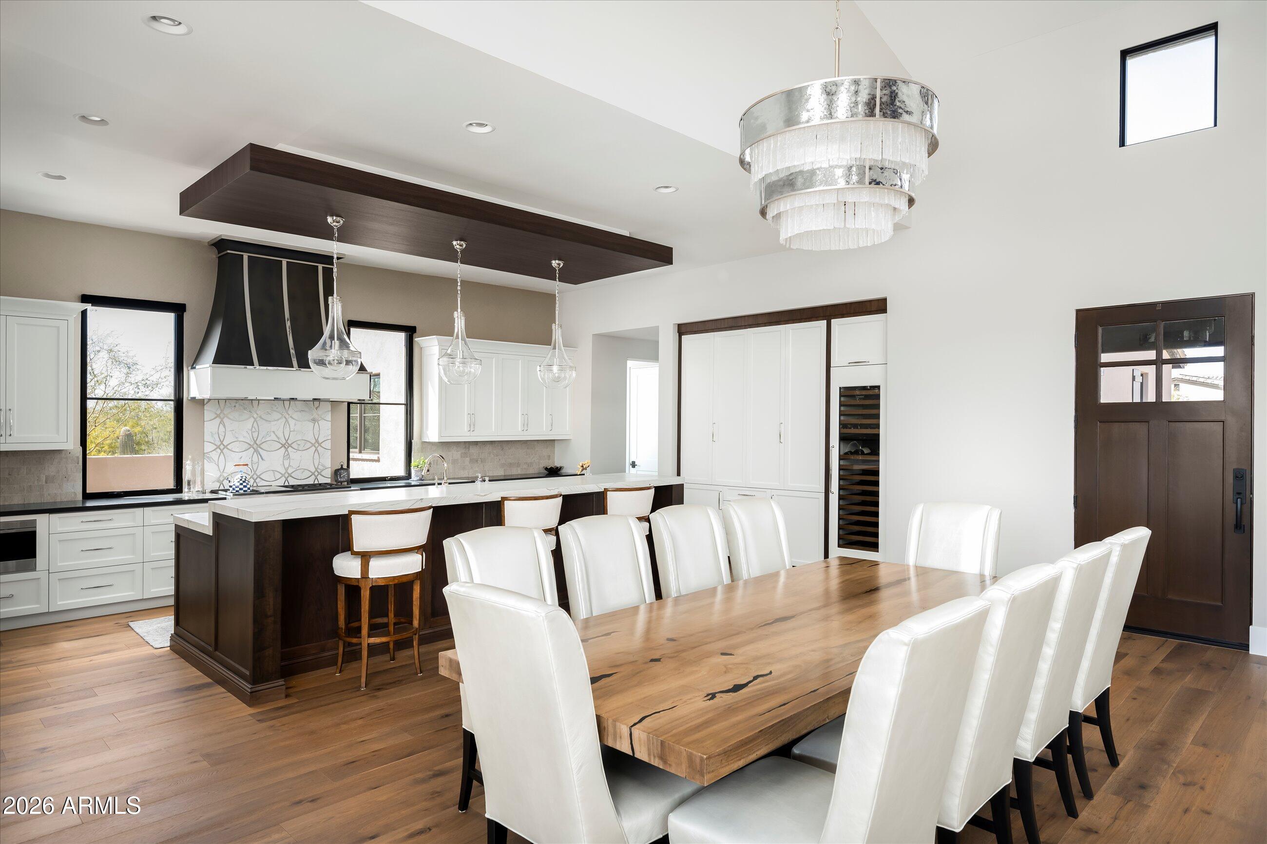 WHISPER ROCK - Residential