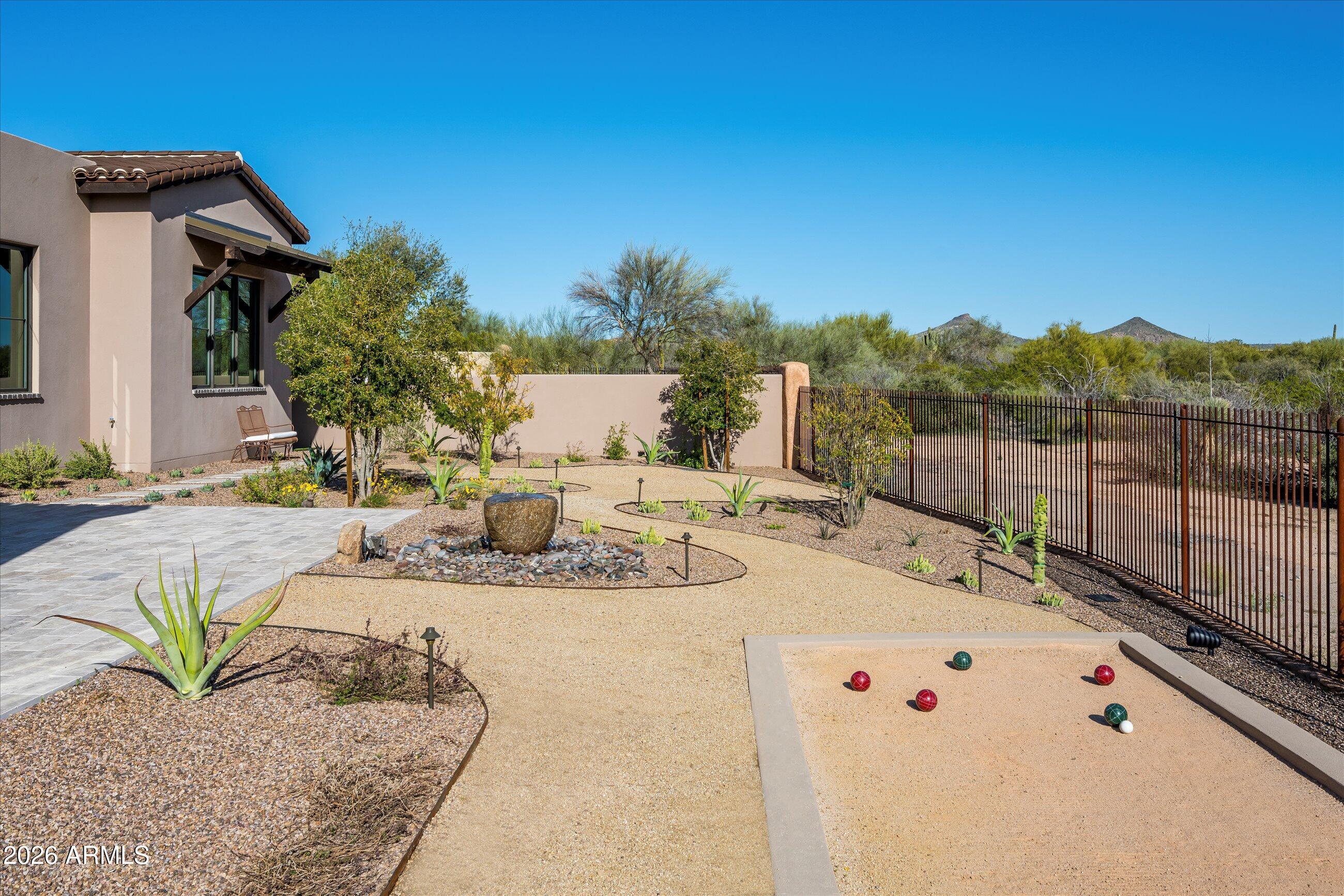 WHISPER ROCK - Residential