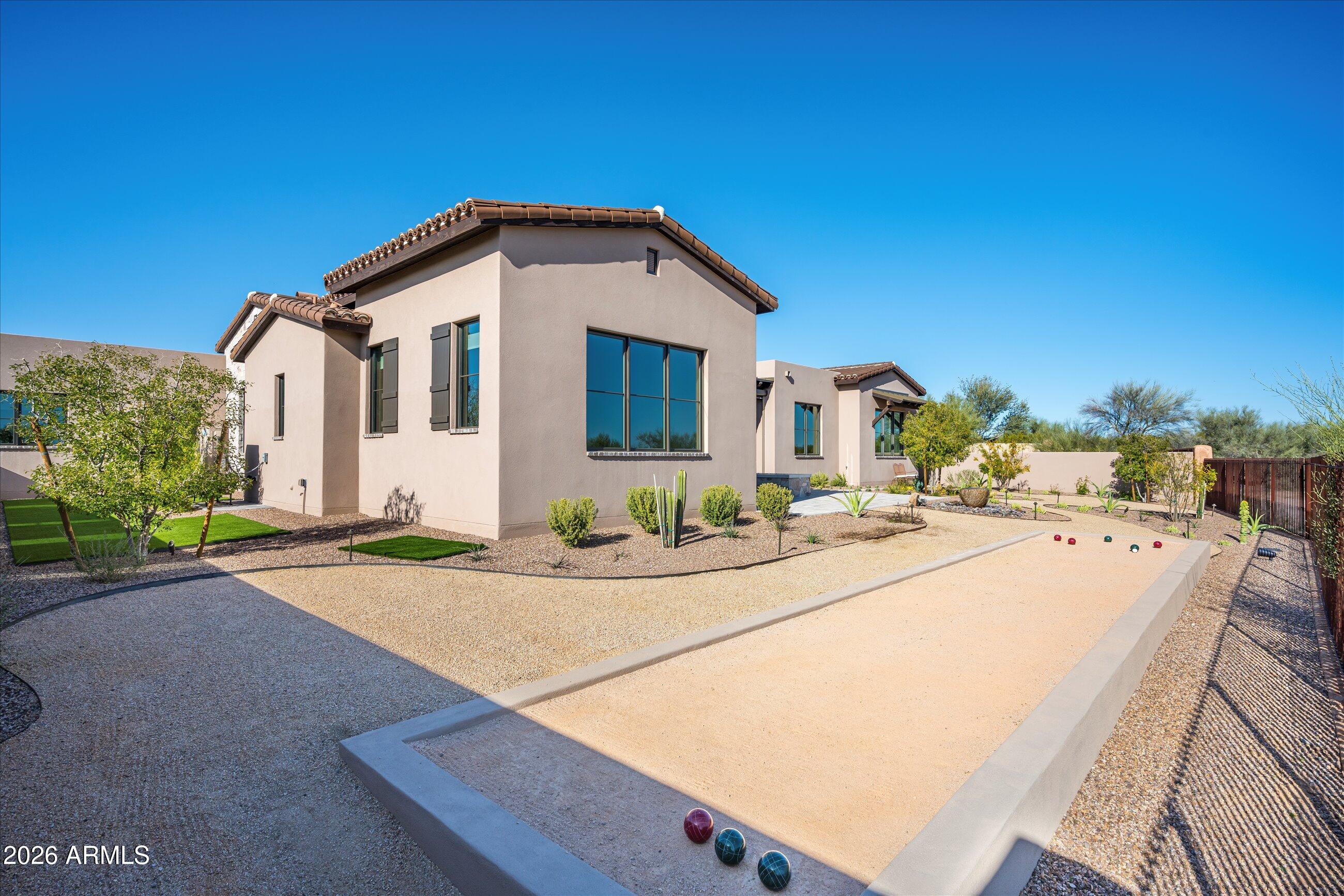WHISPER ROCK - Residential