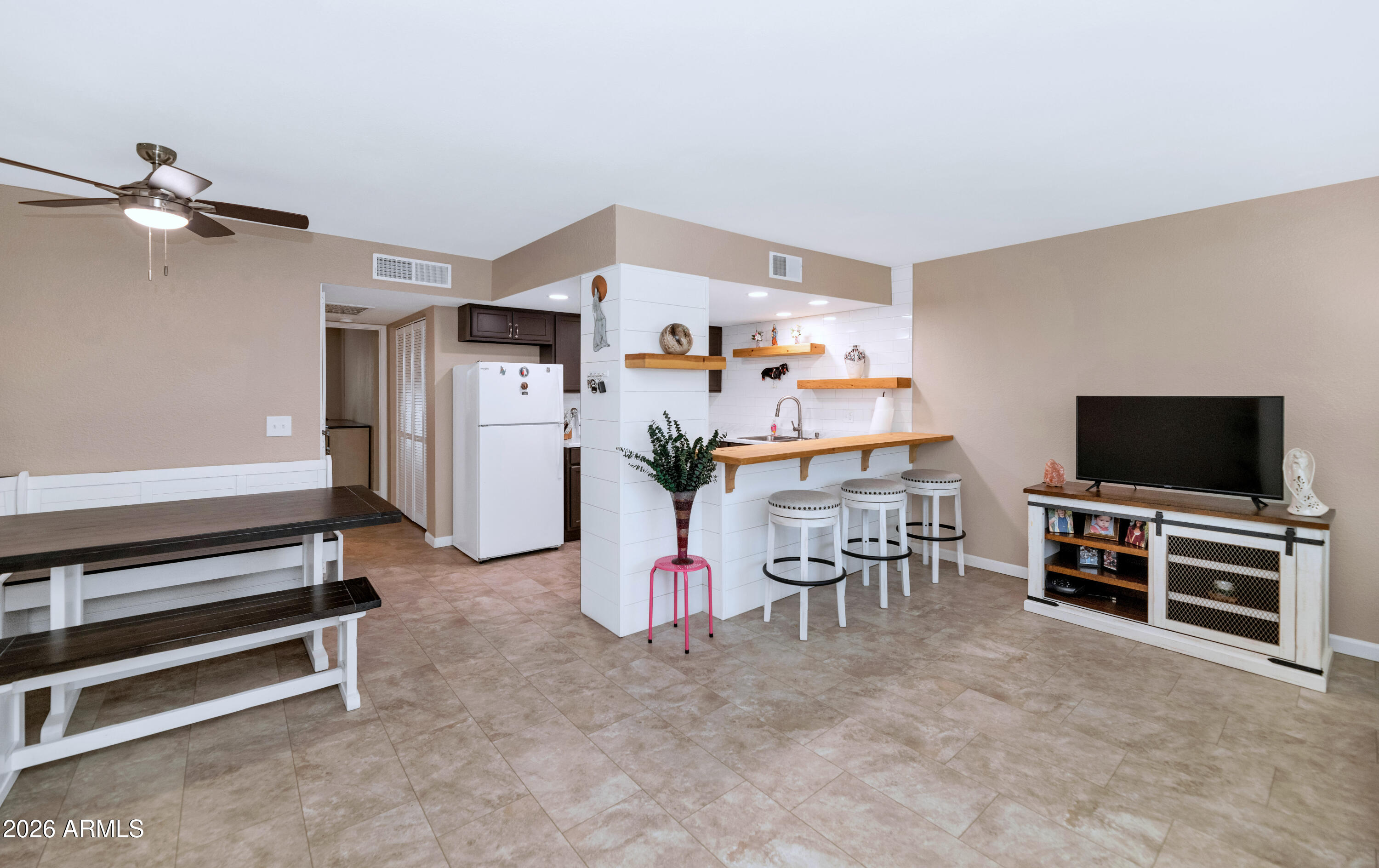 FRONTIER VILLAGE CONDOMINIUMS PHASE 2 - Residential