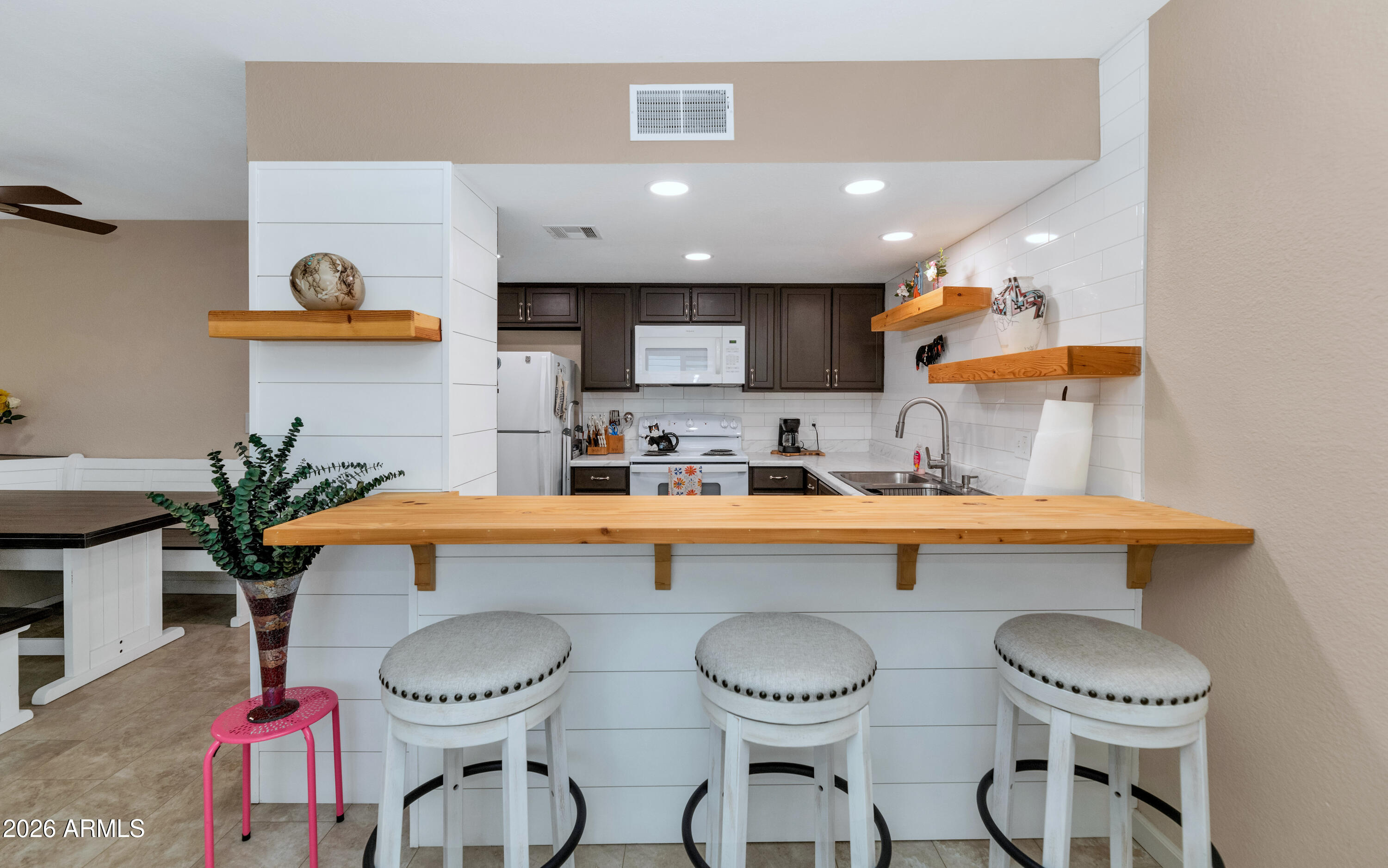 FRONTIER VILLAGE CONDOMINIUMS PHASE 2 - Residential