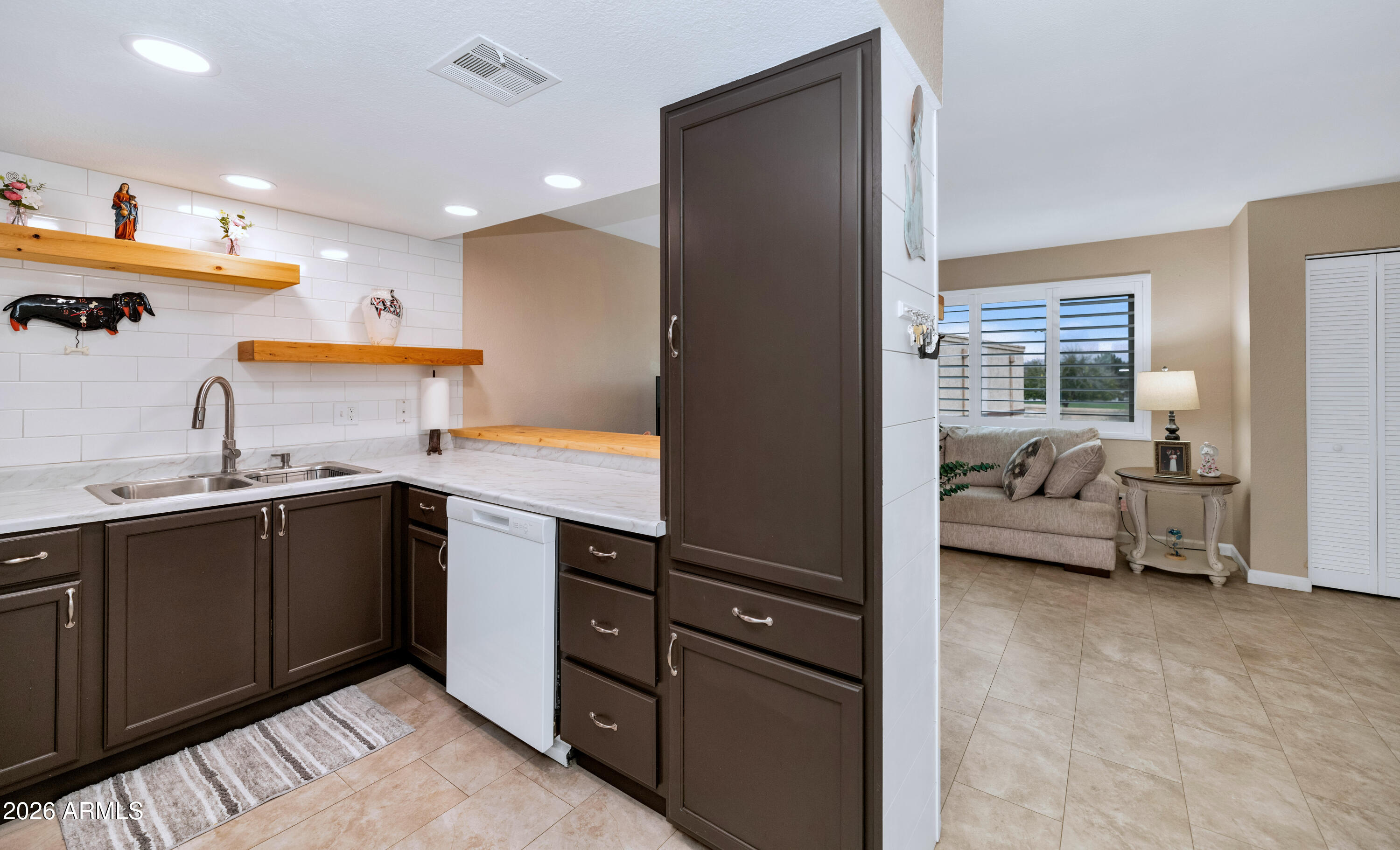 FRONTIER VILLAGE CONDOMINIUMS PHASE 2 - Residential