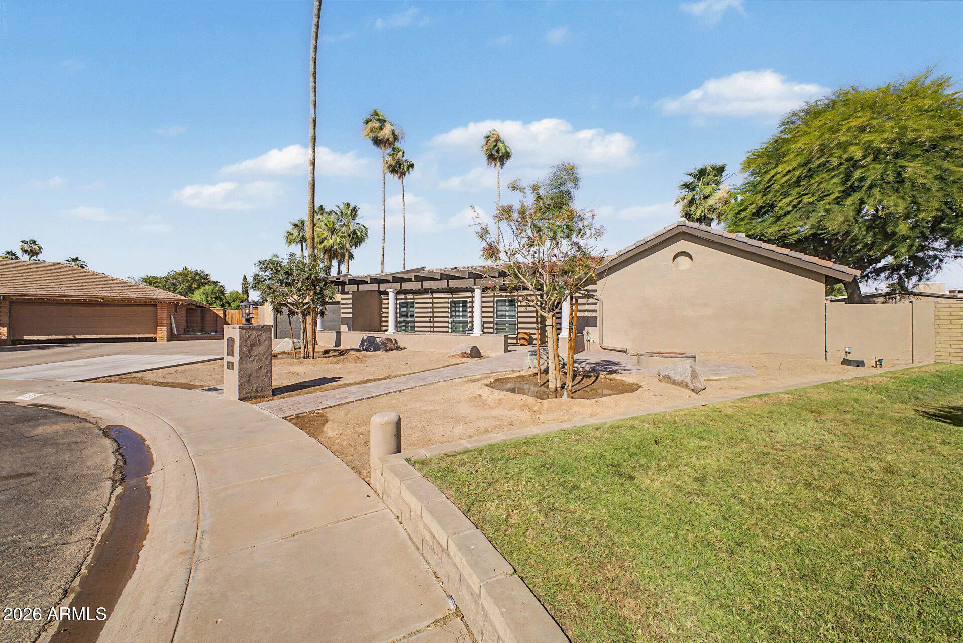 MODERN GROVES - Residential