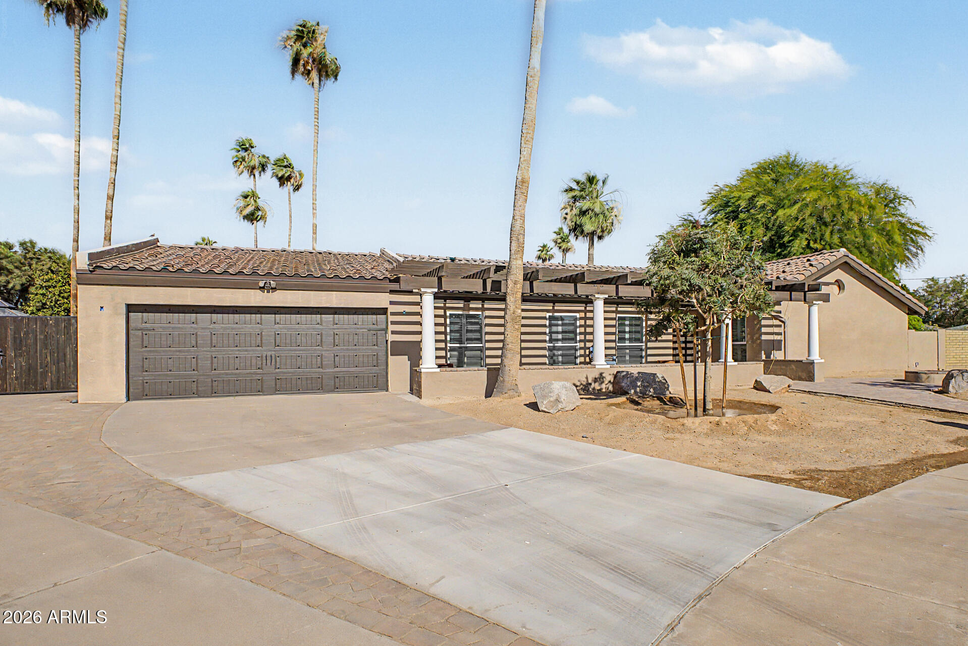 MODERN GROVES - Residential