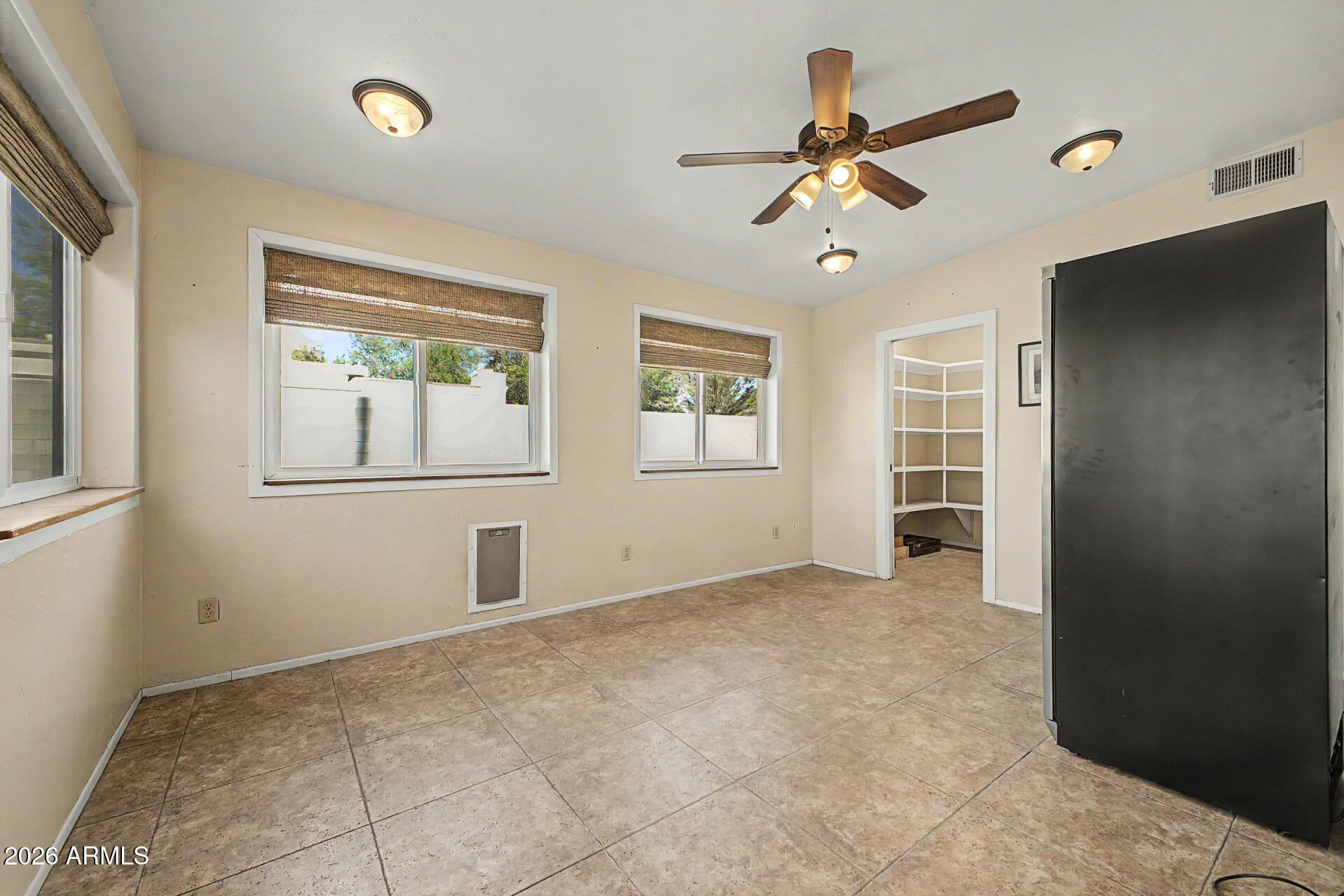 MODERN GROVES - Residential