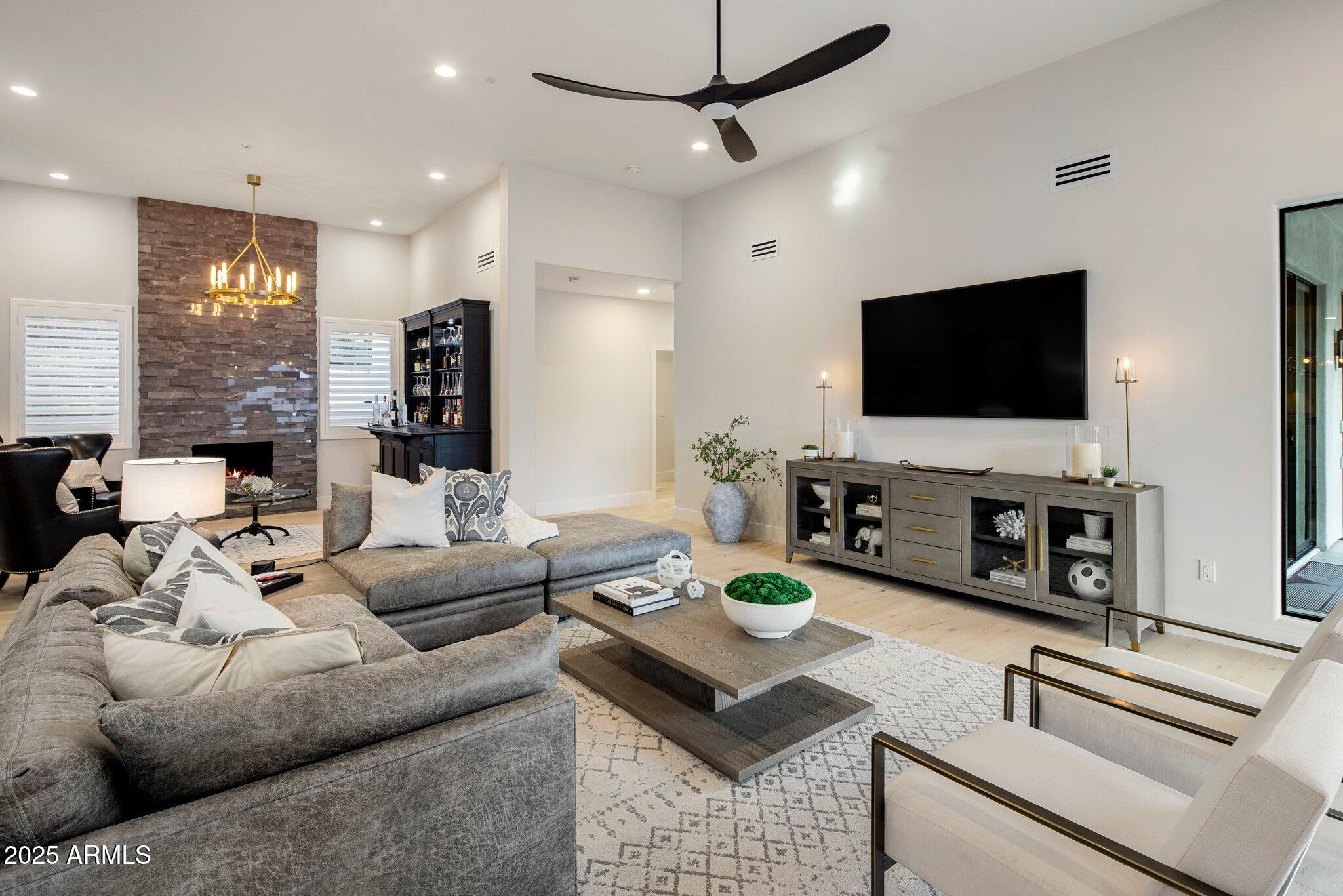 PINNACLE PEAK COUNTRY CLUB ESTATES - Residential