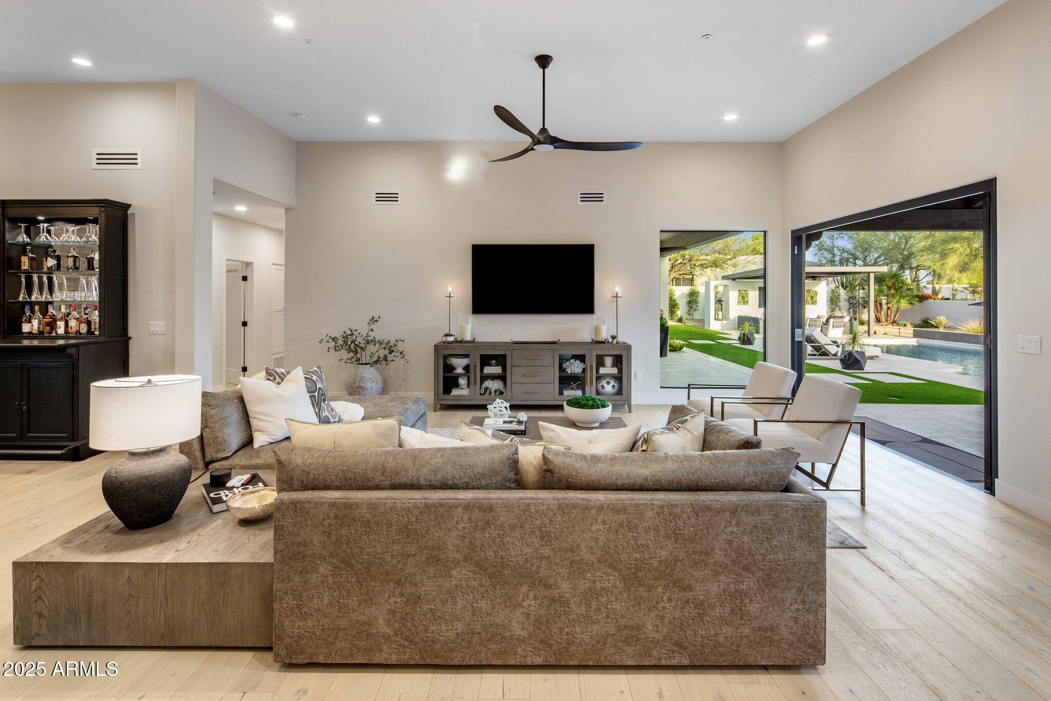 PINNACLE PEAK COUNTRY CLUB ESTATES - Residential