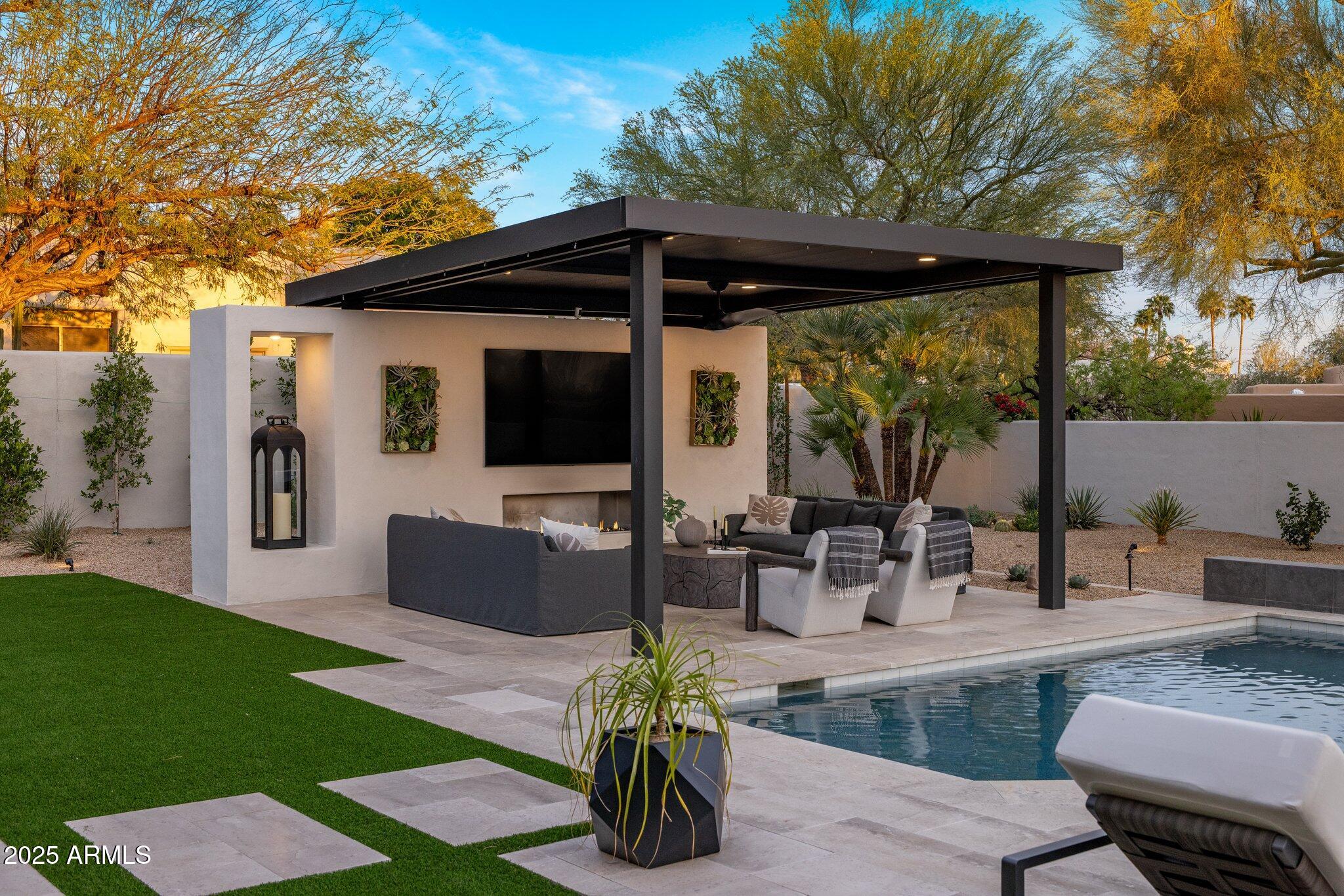 PINNACLE PEAK COUNTRY CLUB ESTATES - Residential