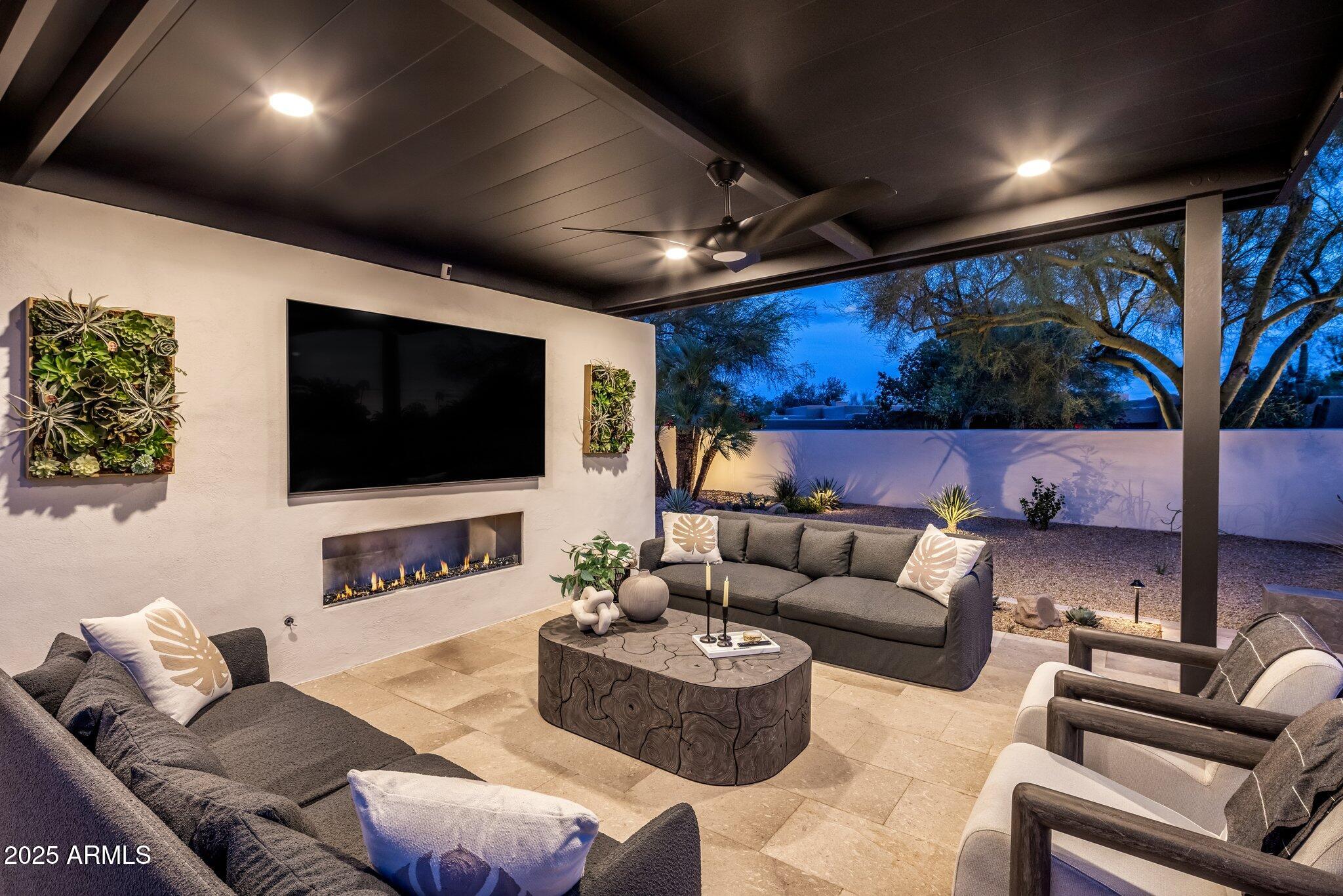 PINNACLE PEAK COUNTRY CLUB ESTATES - Residential