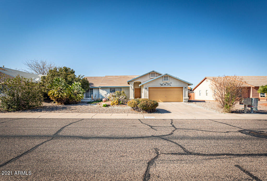 Great home in highly desired school district. This home is 3 bedroom and 2 bath on split floor plan. Open kitchen to dining area and large living room. Backyard is fully blocked in and an extra large shed that easily could be used for a shop or man cave. 
Scoop this up fast. Call for a private showing.