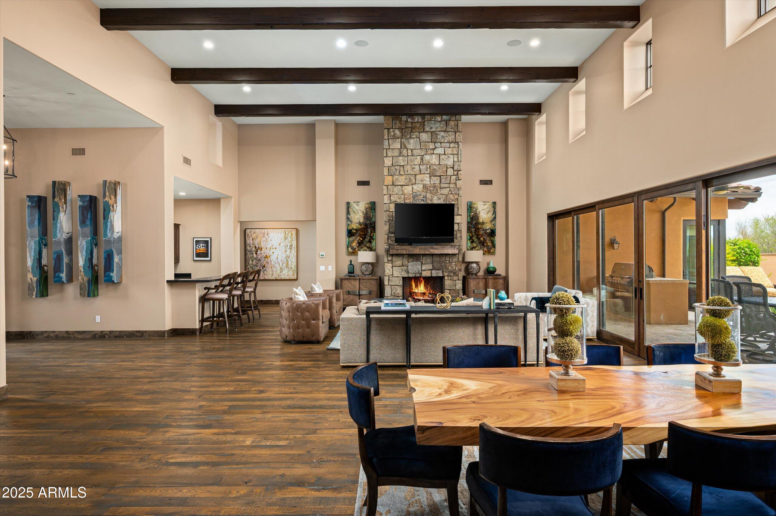 WHISPER ROCK - Residential