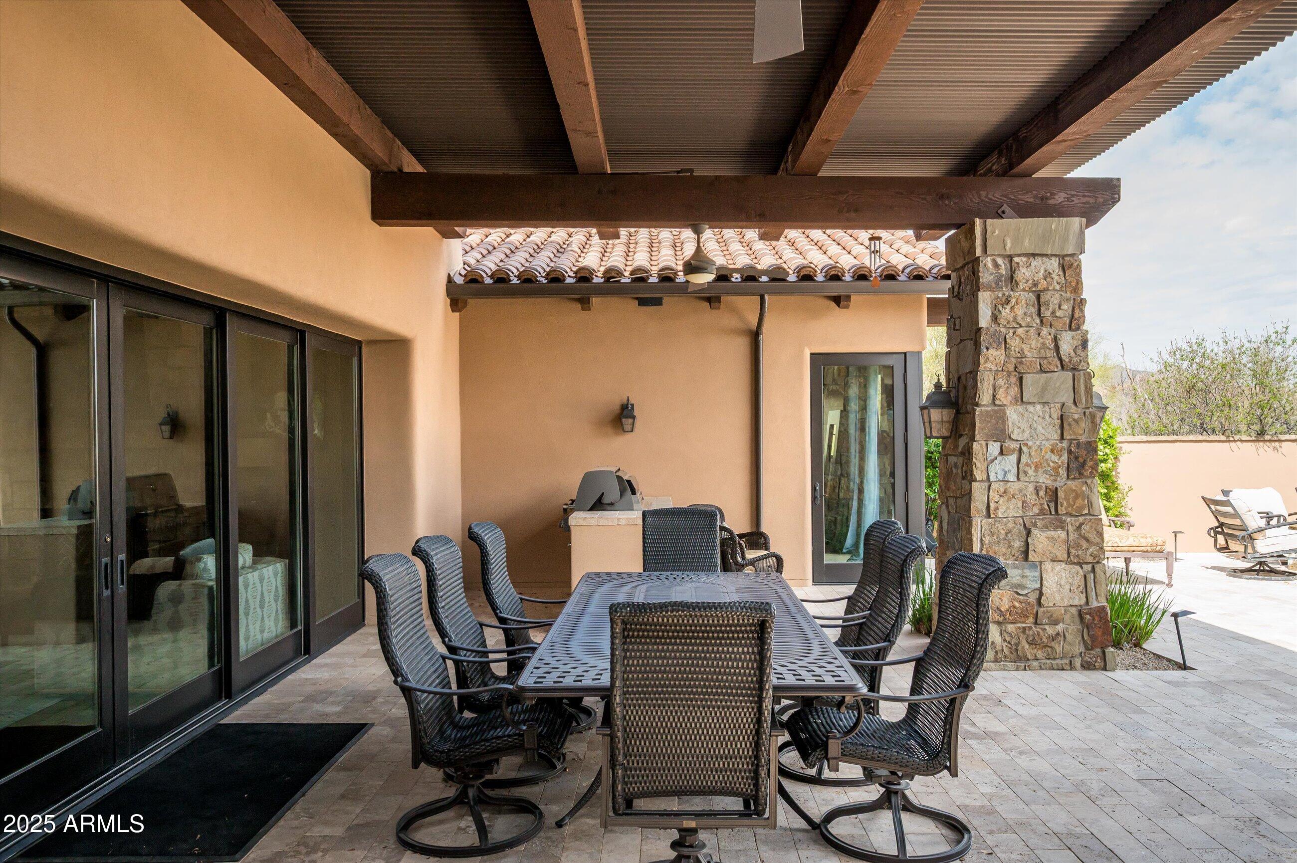 WHISPER ROCK - Residential