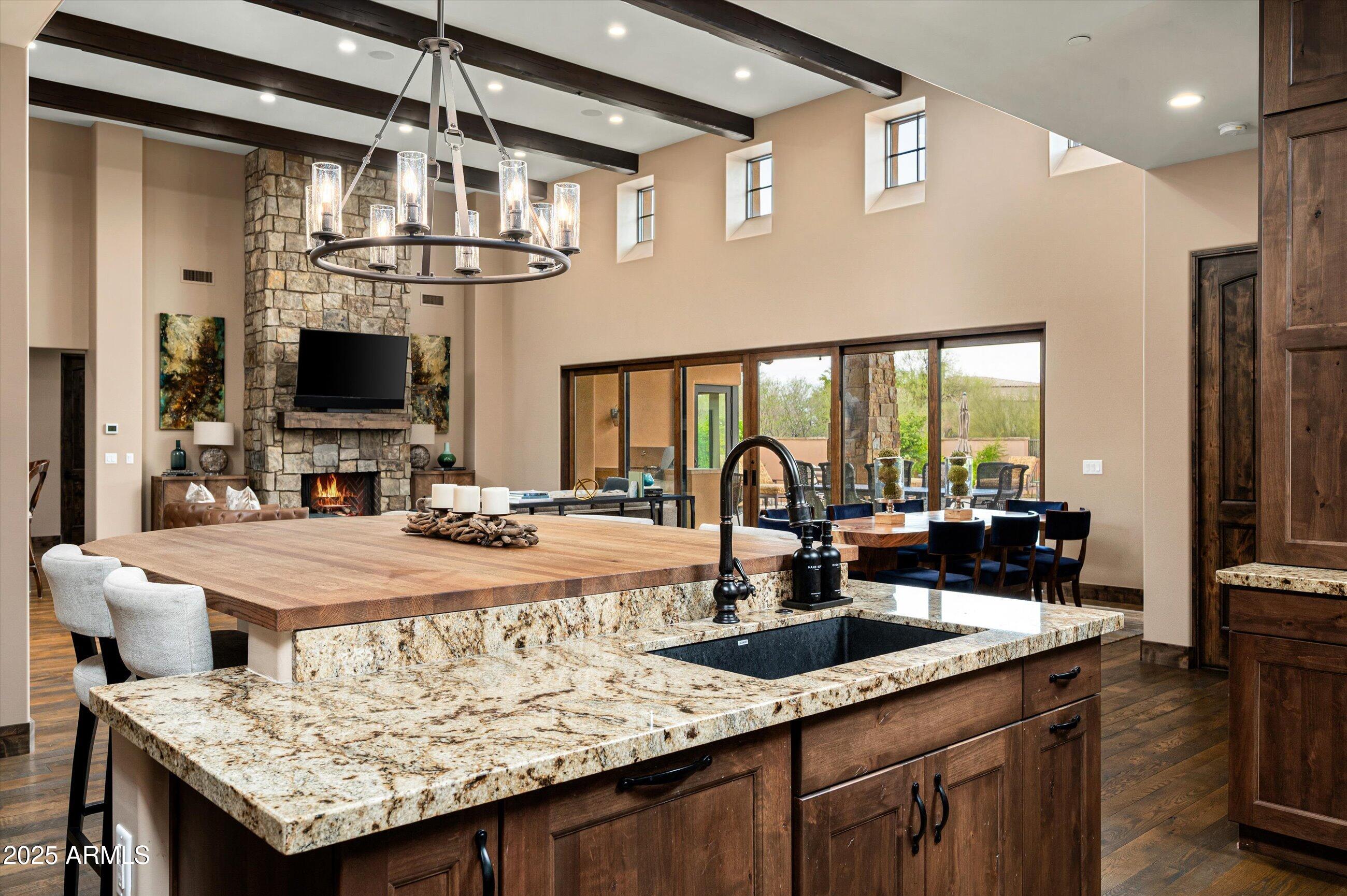 WHISPER ROCK - Residential