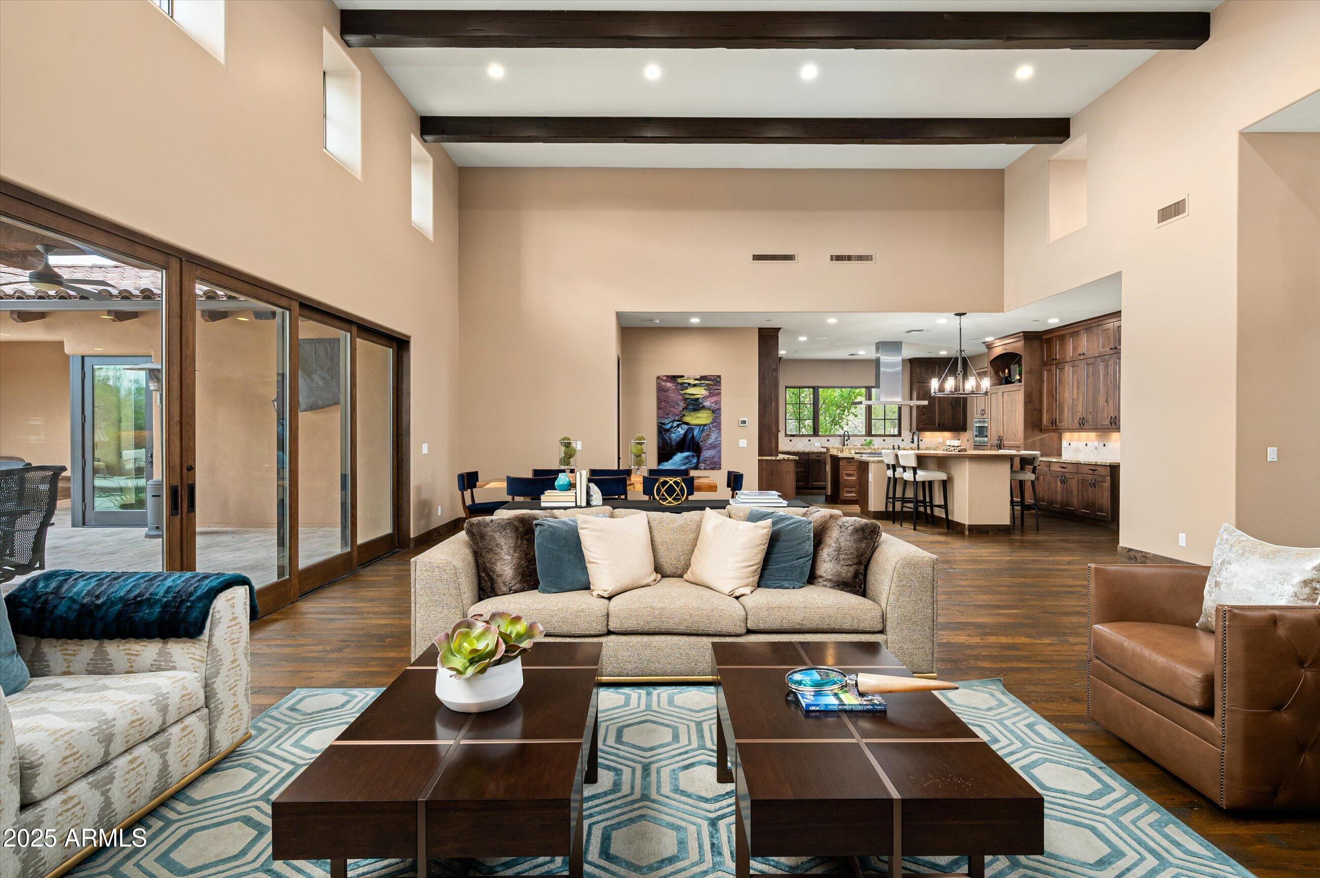 WHISPER ROCK - Residential