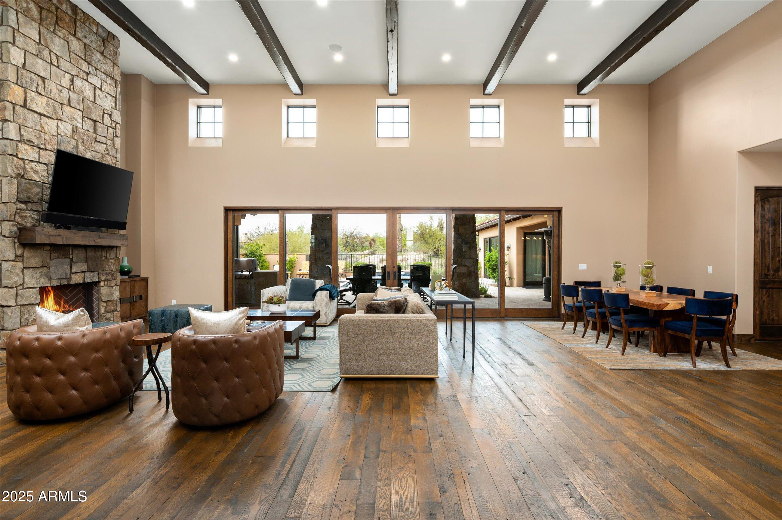 WHISPER ROCK - Residential