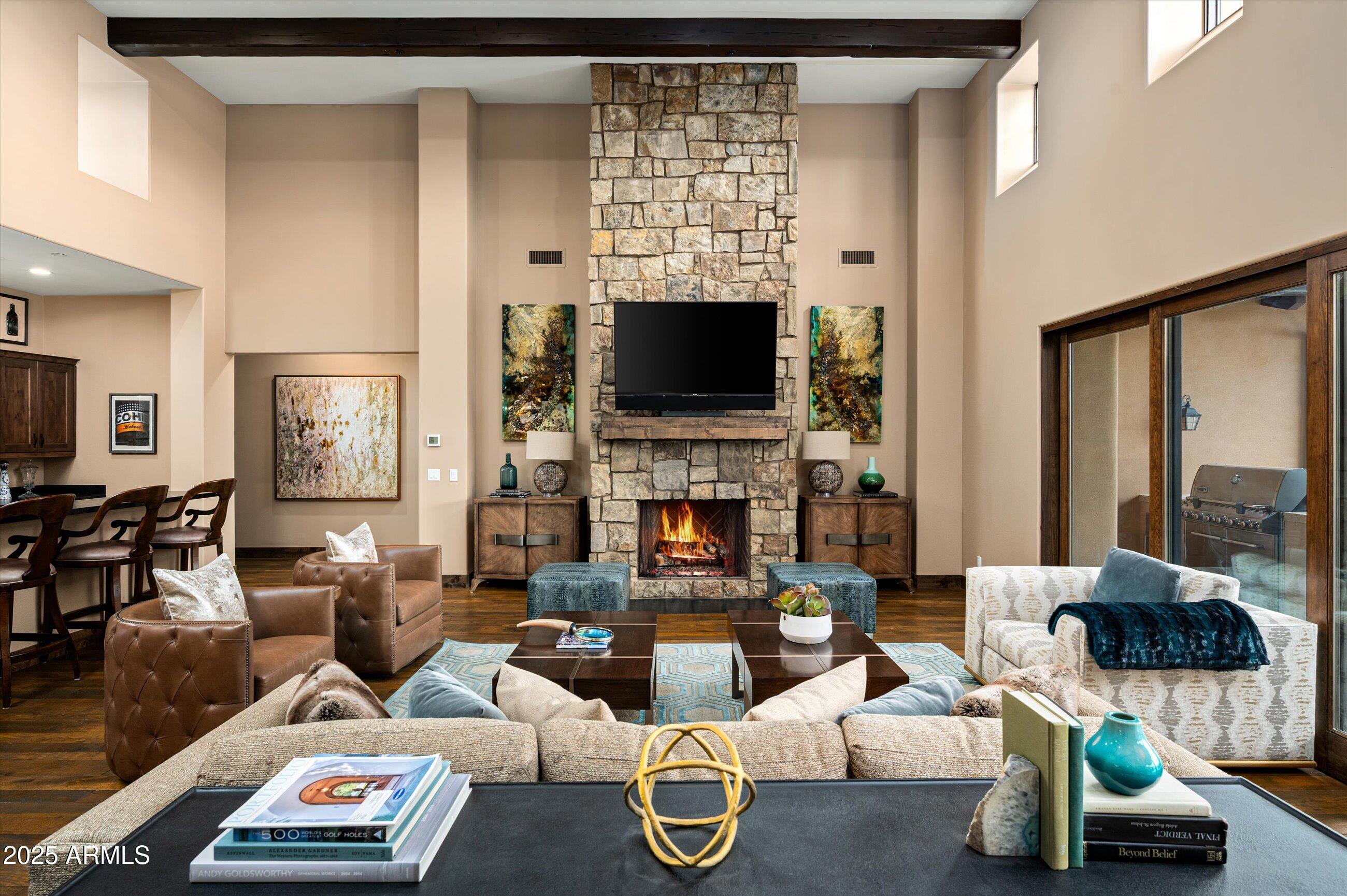 WHISPER ROCK - Residential