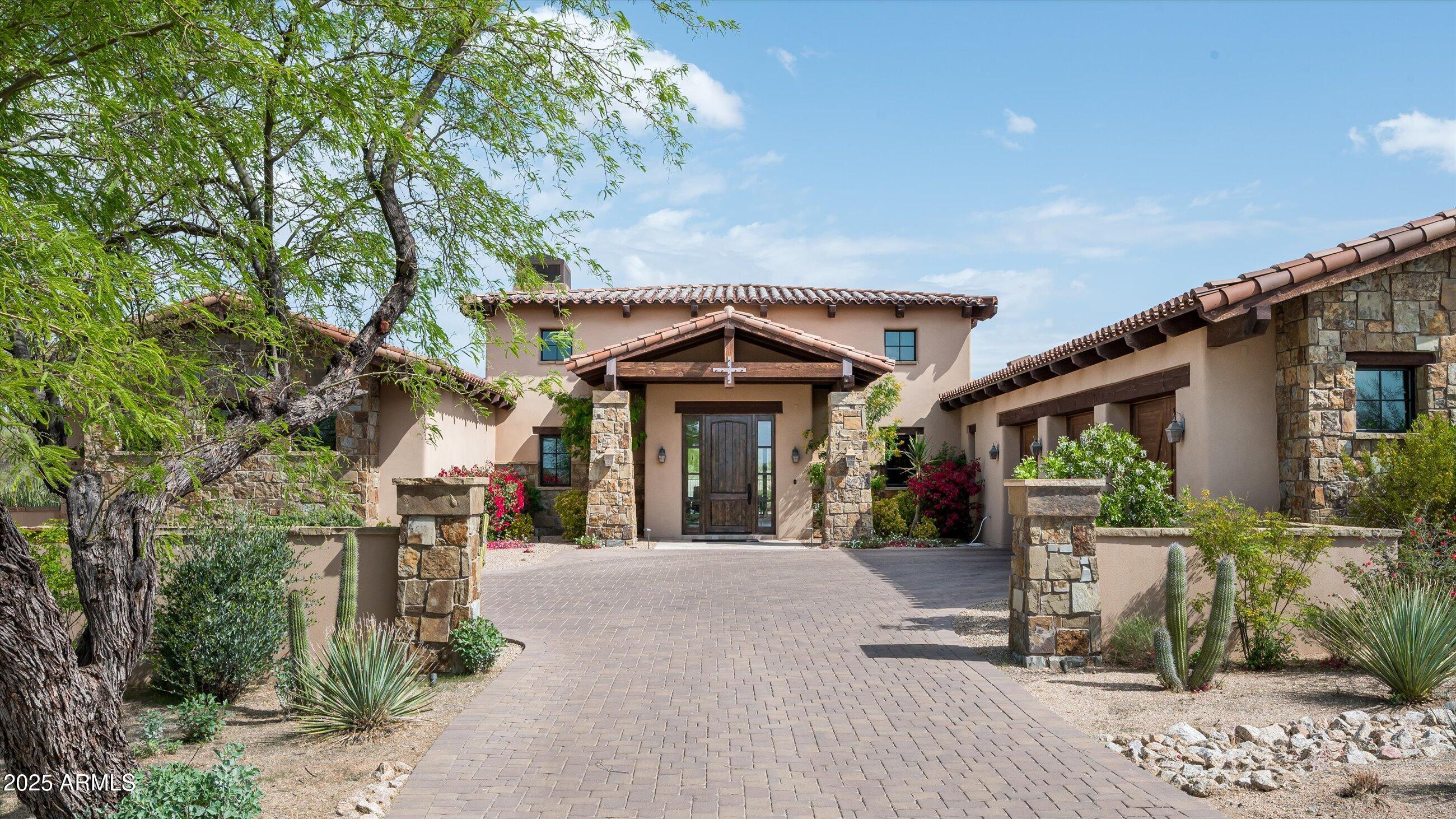 WHISPER ROCK - Residential