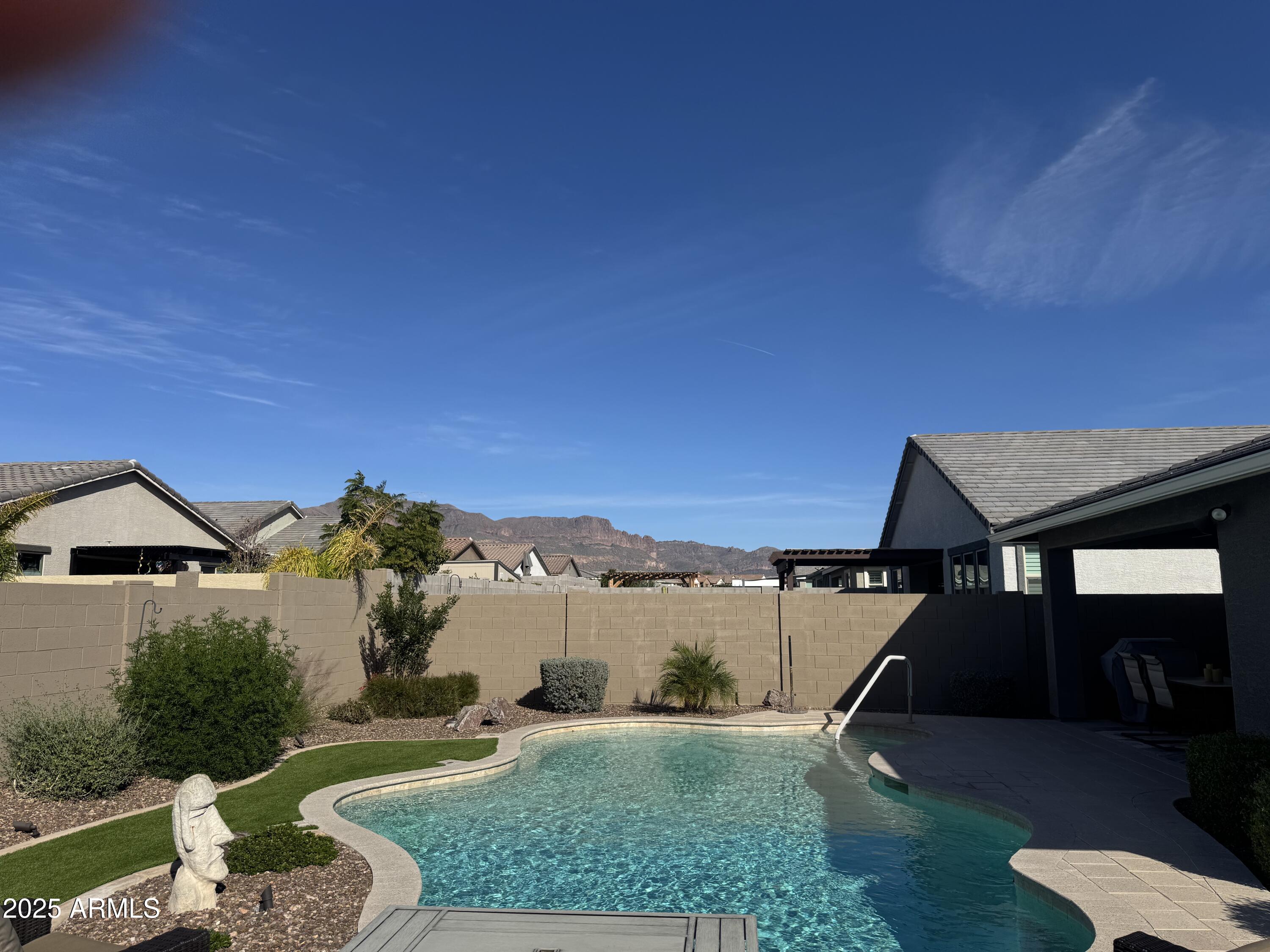 PERALTA CANYON PARCEL 7 2020043137 - Residential