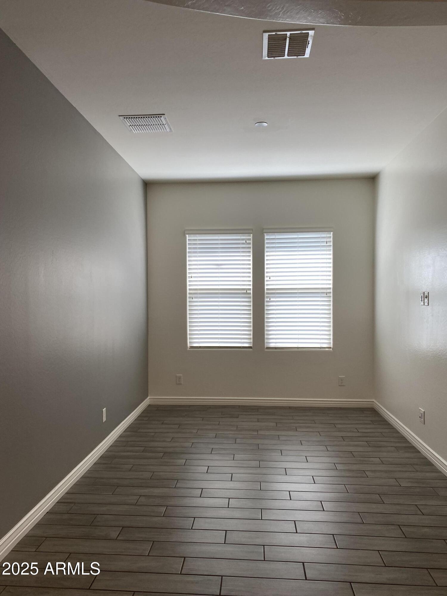 LOOKOUT MOUNTAIN - Residential Lease