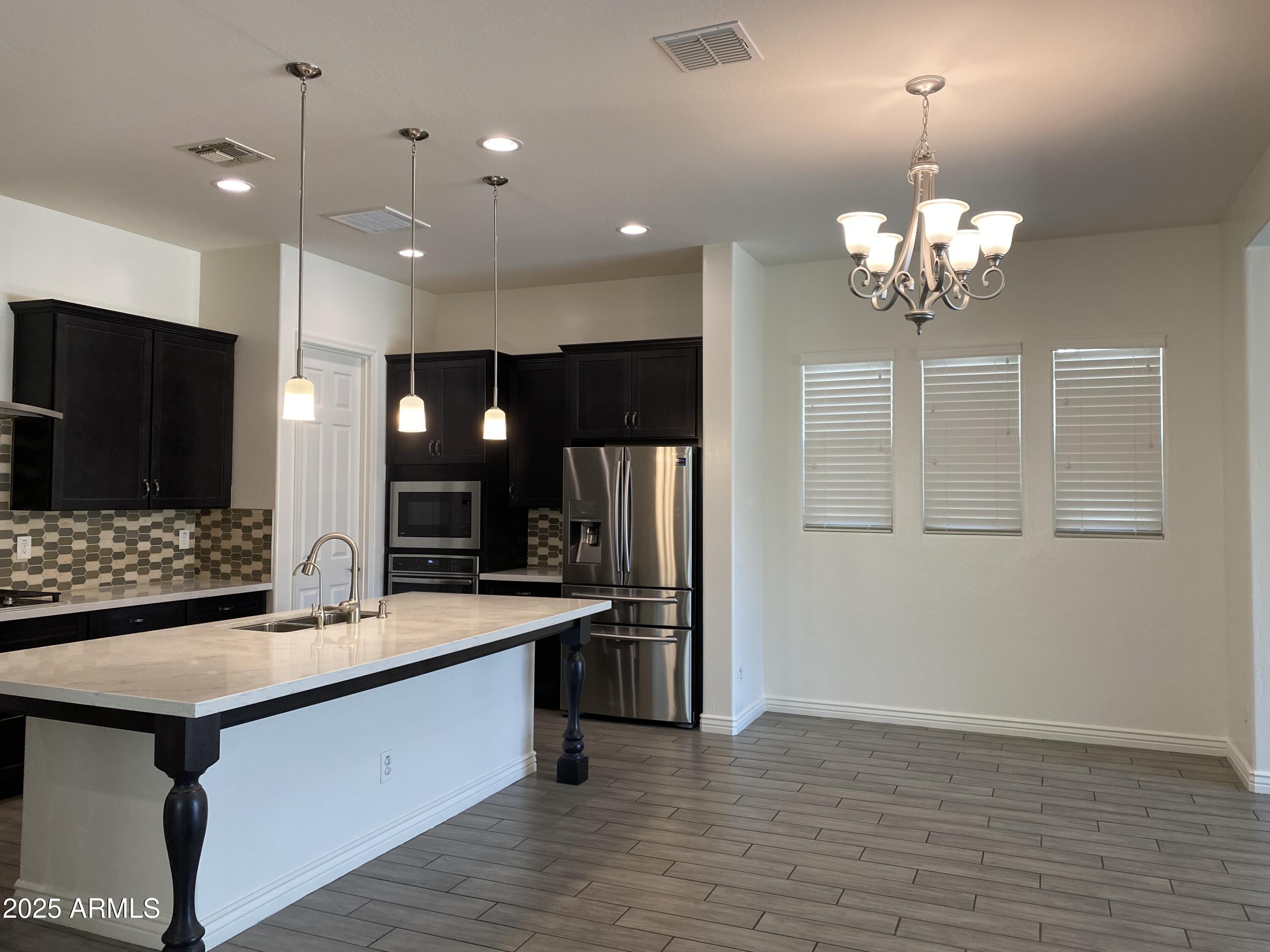 LOOKOUT MOUNTAIN - Residential Lease