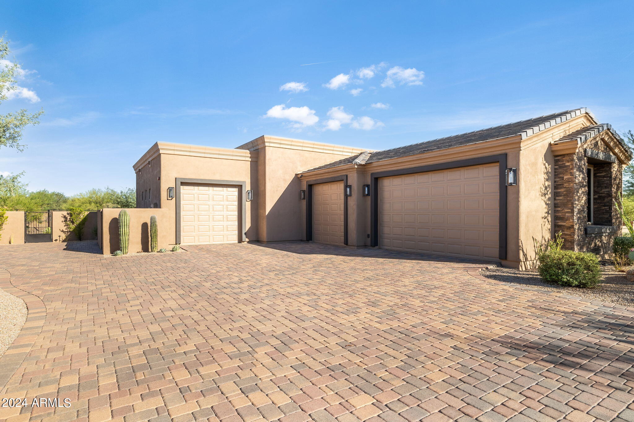 SIERRA BOULDERS NORTH - Residential