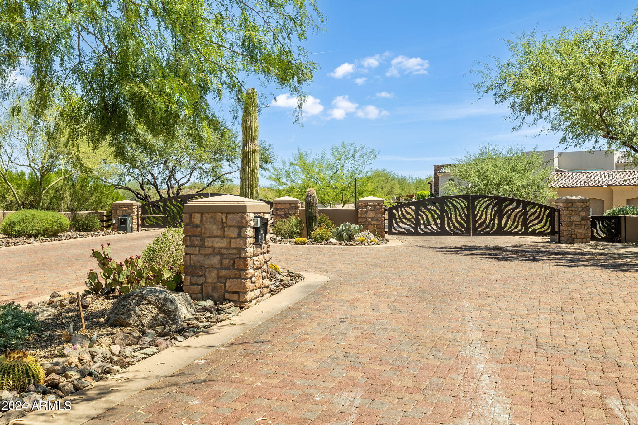 SIERRA BOULDERS NORTH - Residential