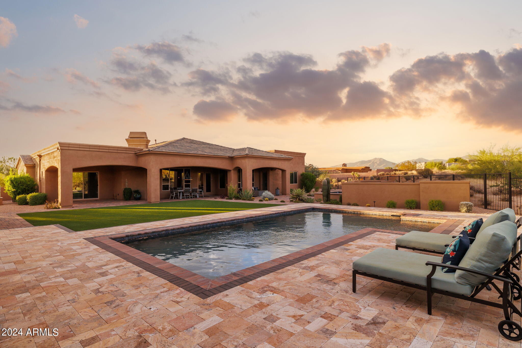 SIERRA BOULDERS NORTH - Residential