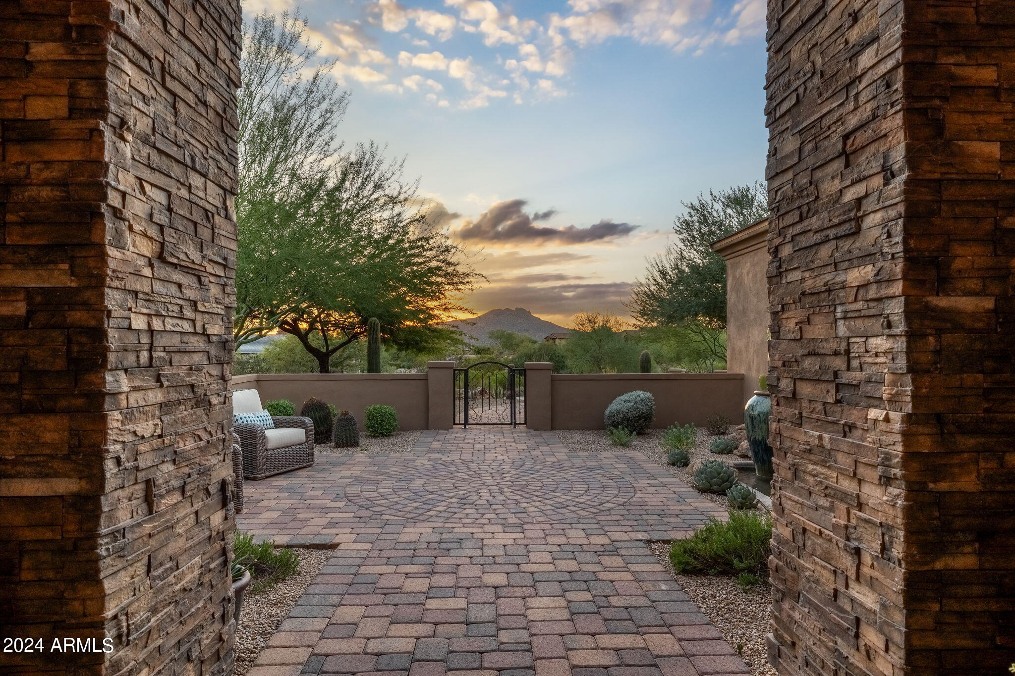 SIERRA BOULDERS NORTH - Residential