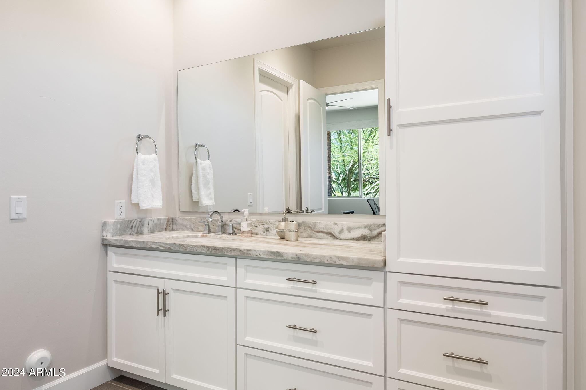 SIERRA BOULDERS NORTH - Residential
