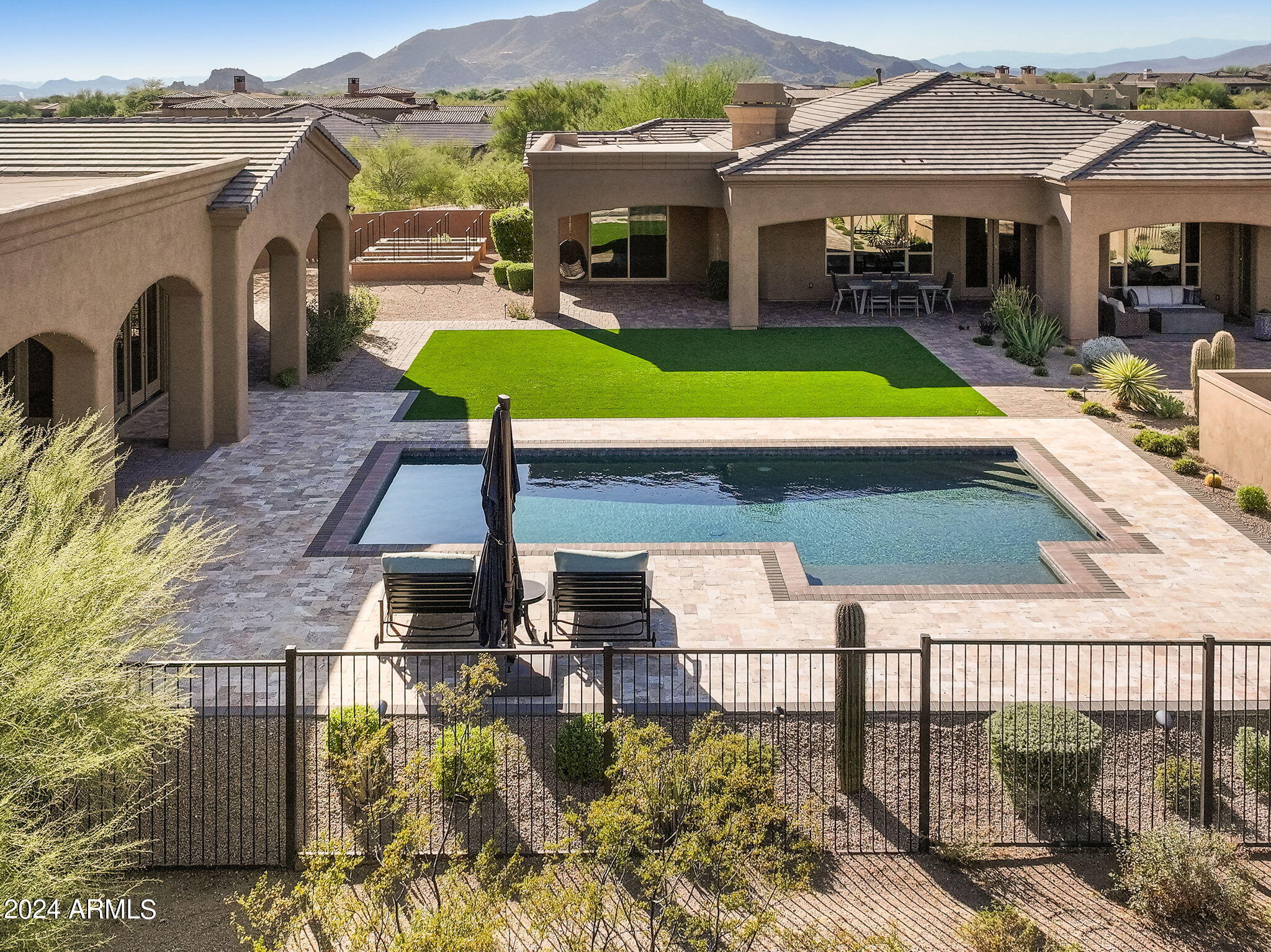 SIERRA BOULDERS NORTH - Residential
