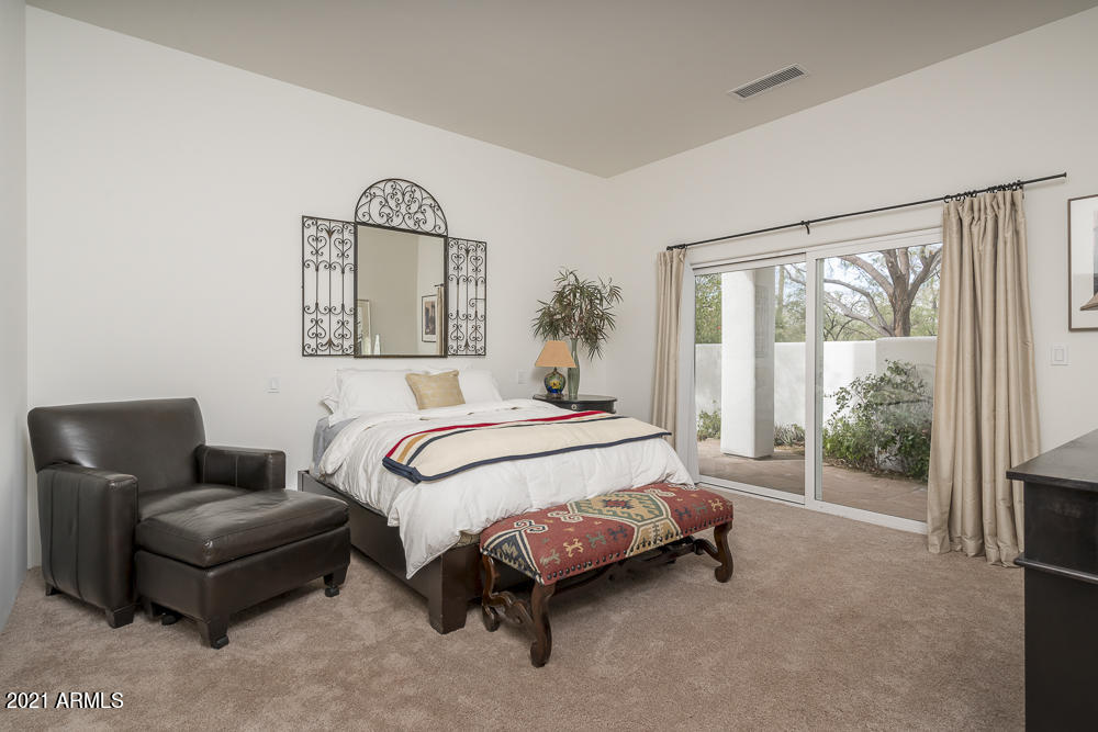 EQUESTRIAN ESTATE - Residential