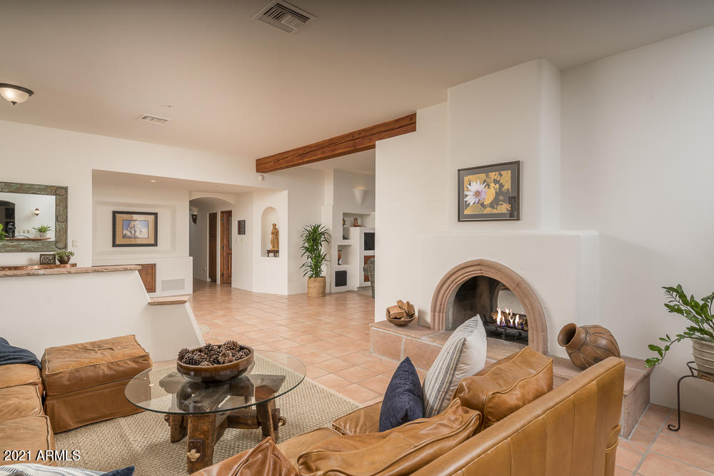 EQUESTRIAN ESTATE - Residential