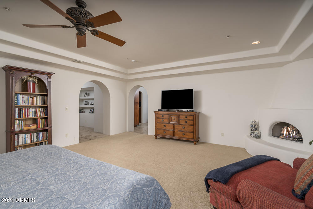 EQUESTRIAN ESTATE - Residential
