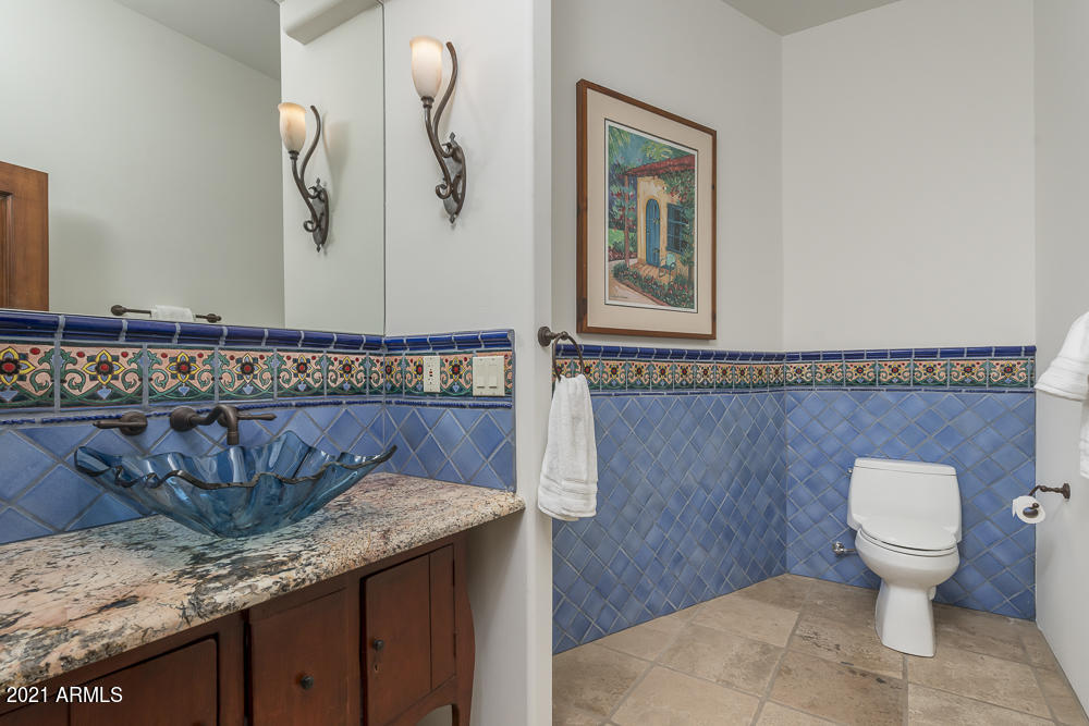 EQUESTRIAN ESTATE - Residential