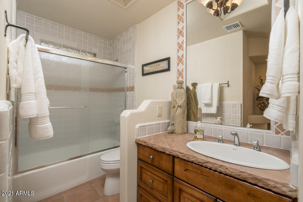 EQUESTRIAN ESTATE - Residential