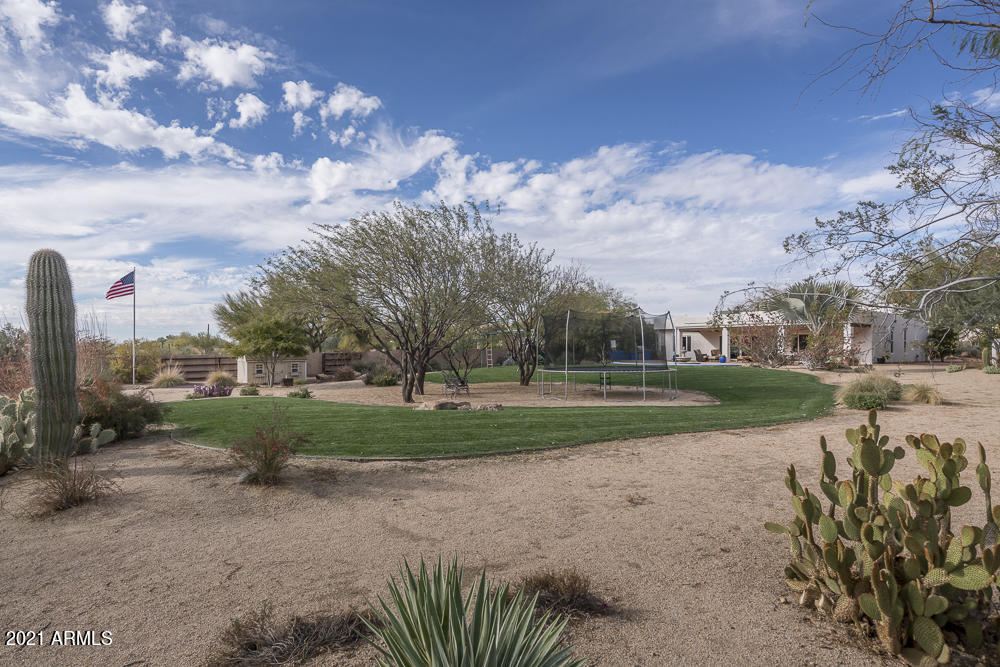 EQUESTRIAN ESTATE - Residential