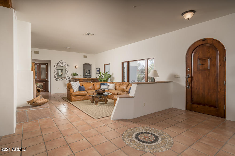 EQUESTRIAN ESTATE - Residential