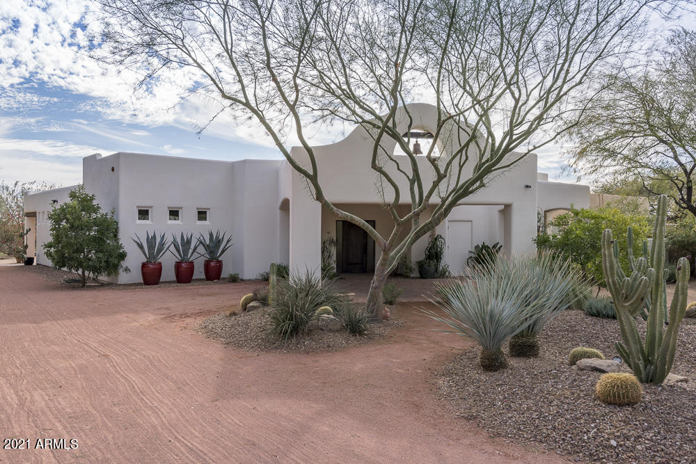 EQUESTRIAN ESTATE - Residential