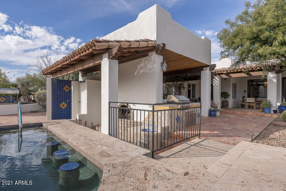 EQUESTRIAN ESTATE - Residential