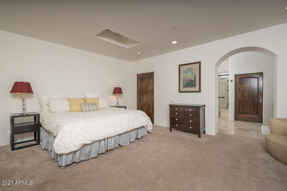 EQUESTRIAN ESTATE - Residential