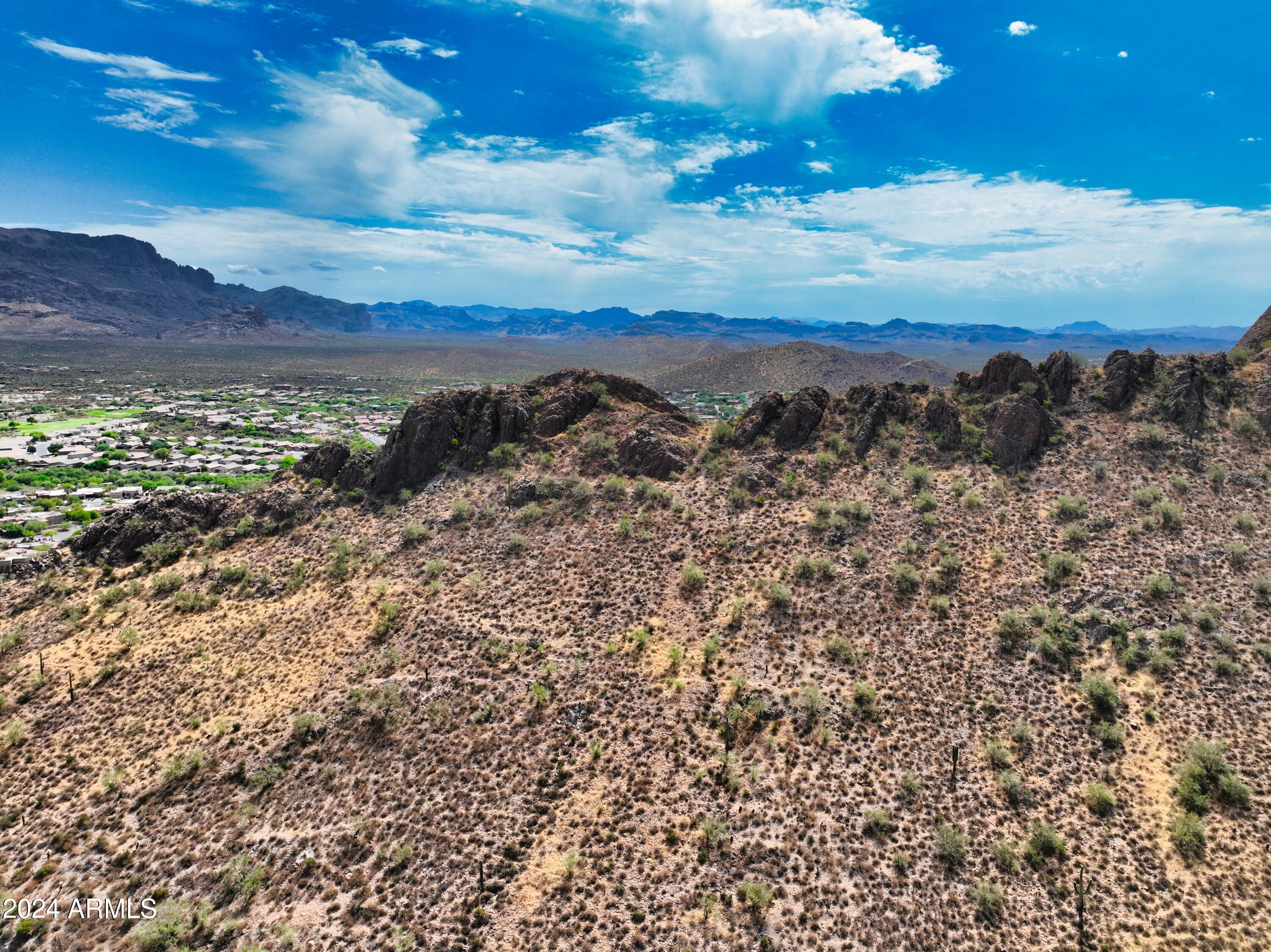 VISTA DEL CORAZON - Land