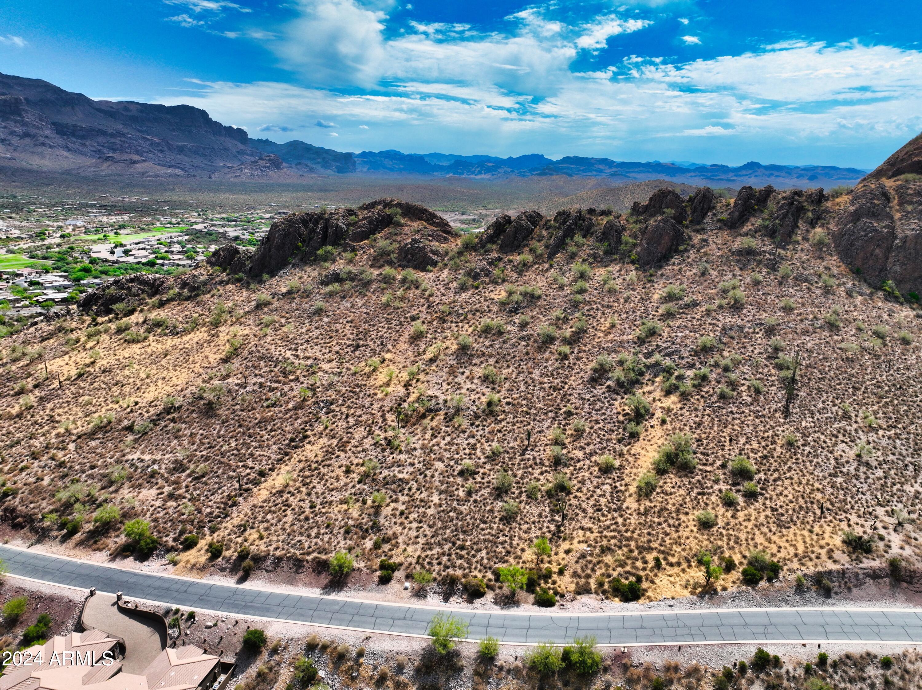 VISTA DEL CORAZON - Land