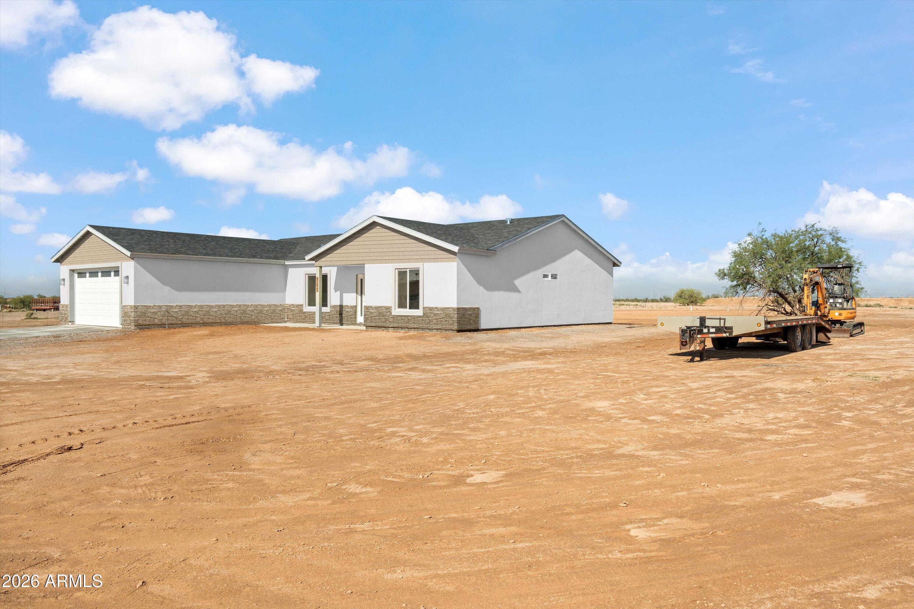 THAT PART OF THE EAST HALF OF THE SOUTH HALF OF TH - Residential