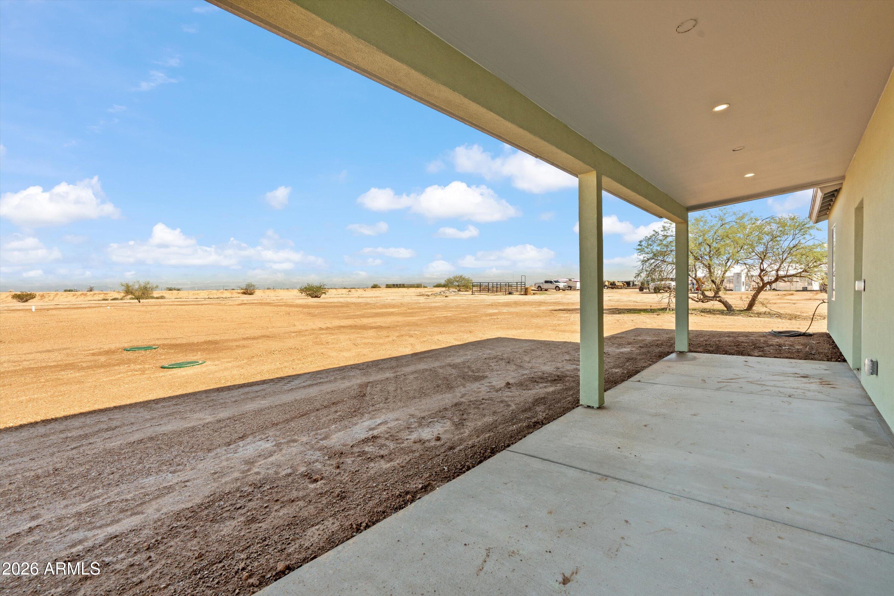 THAT PART OF THE EAST HALF OF THE SOUTH HALF OF TH - Residential