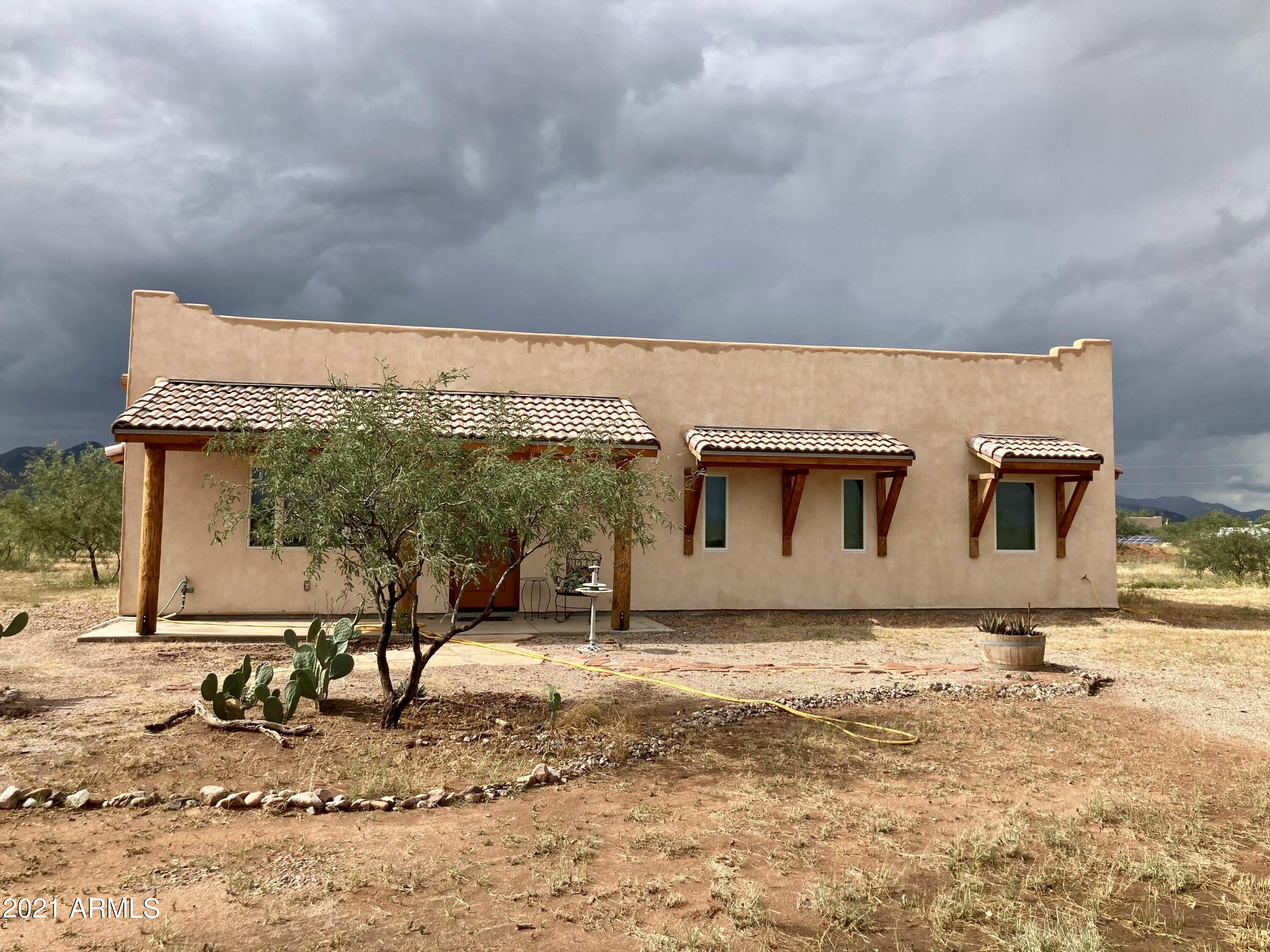 Cozy, like new 2bedroom 2bathroom home with lots of privacy on approx 4.5ac.